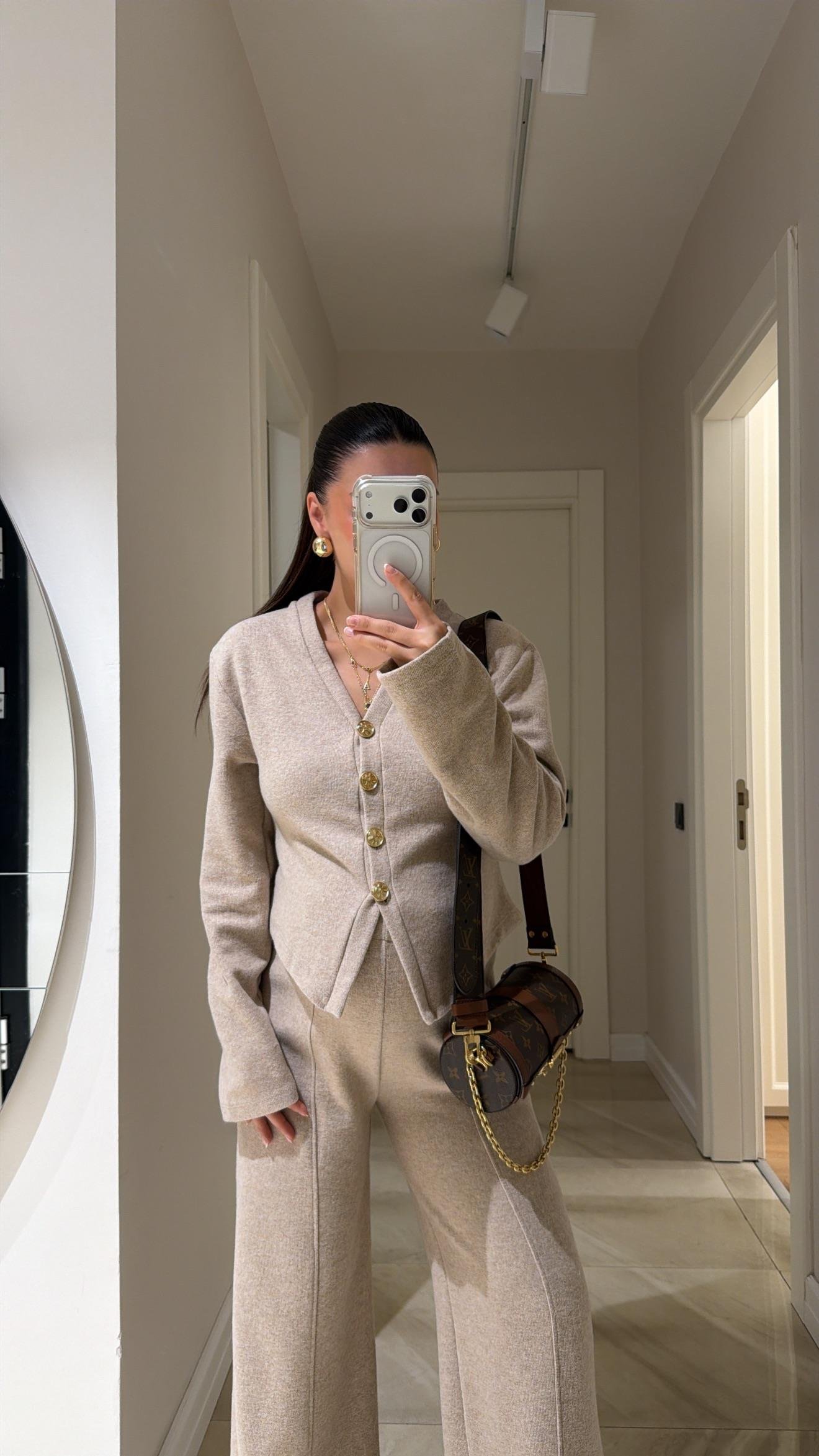 Taş Gold Düğmeli Triko Pantolon Takım