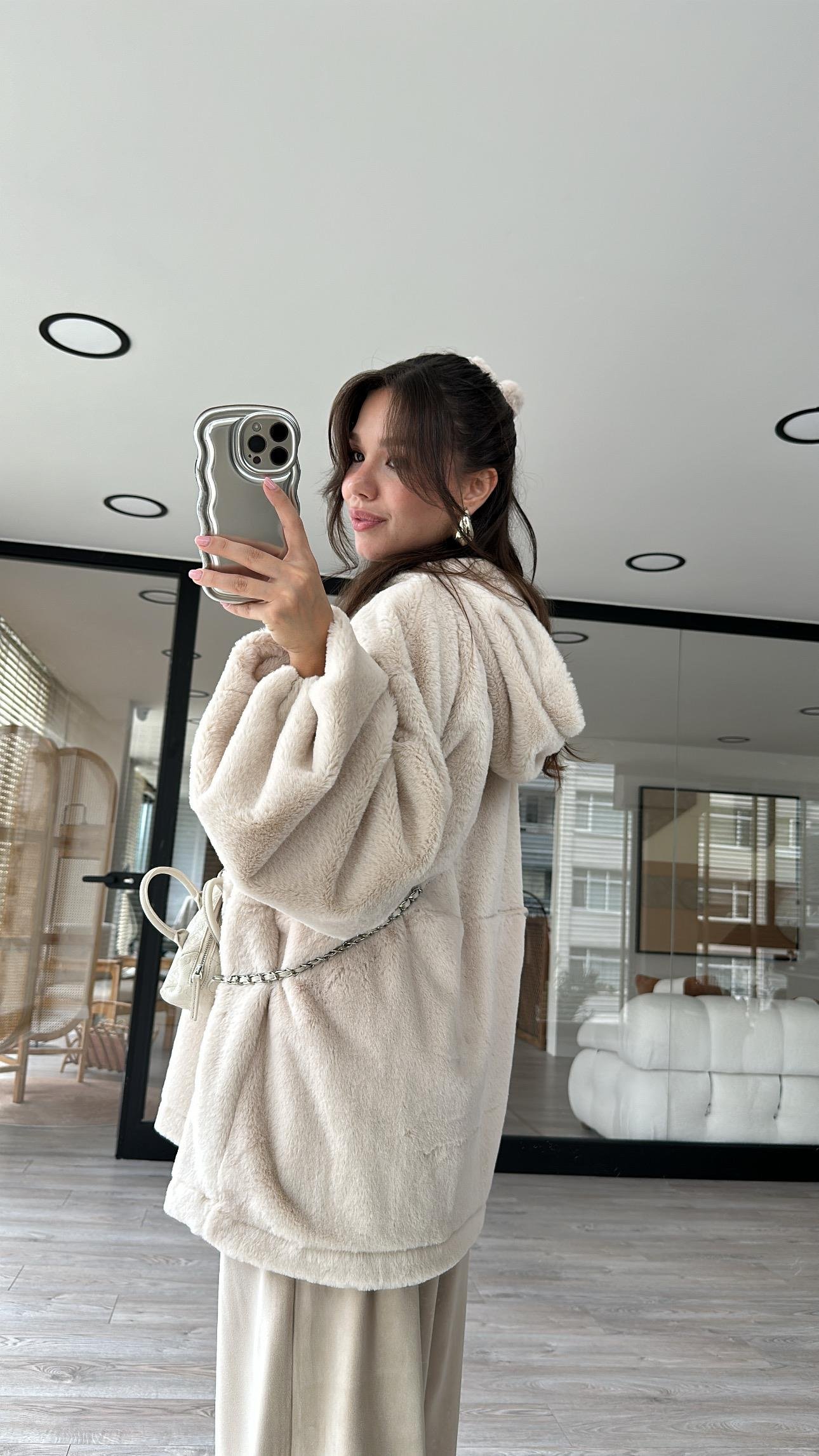 Taş Kapüşonlu Ön Cepli Peluş Sweat 