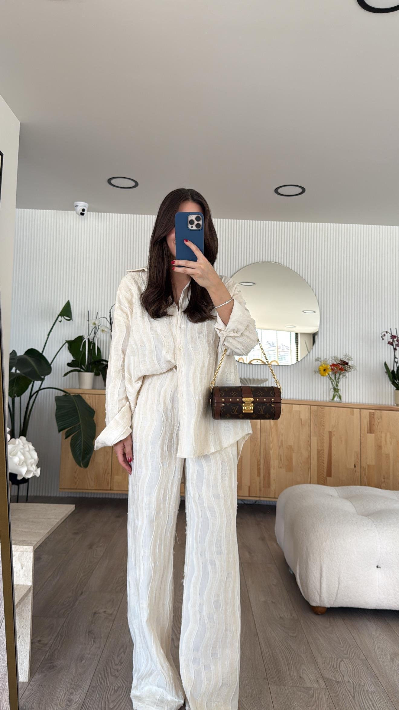 Bej Kendinden Dalgalı Gömlek Takım 