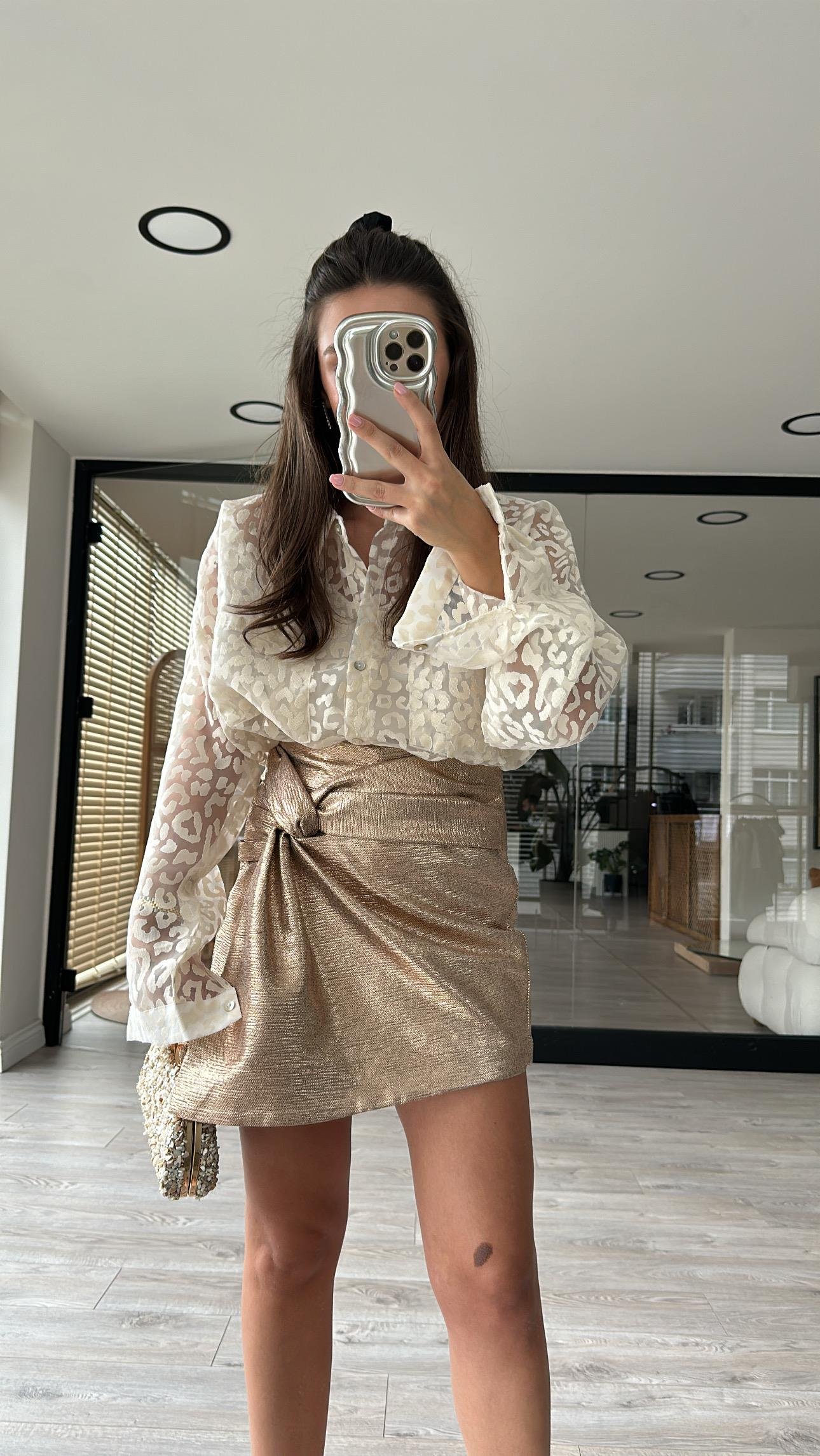 Siyah Arka Tül Detaylı Oversize Gömlek 