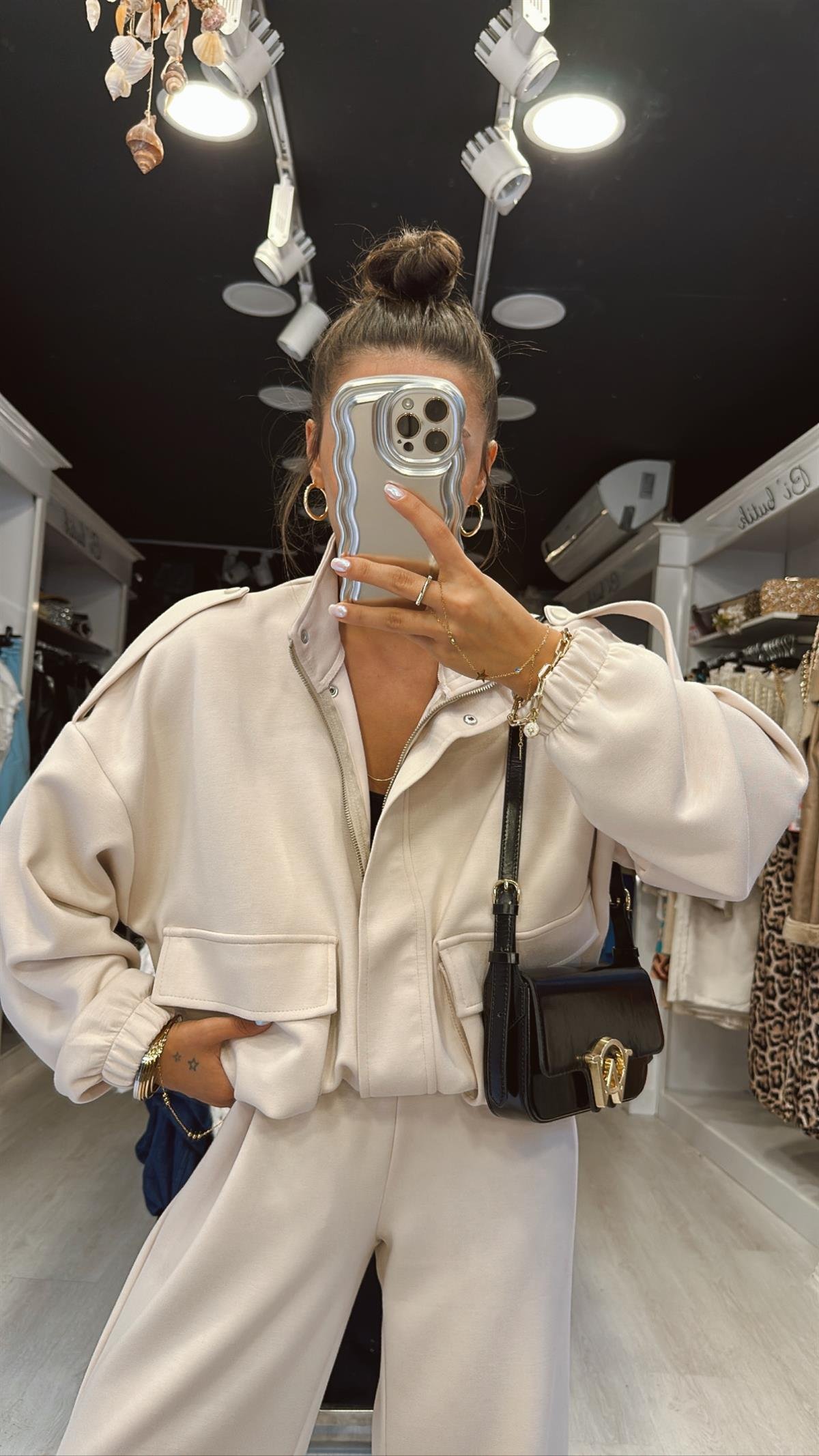 Taş Renk Ön Cep Detaylı Fermuarlı Lastikli Ceket 