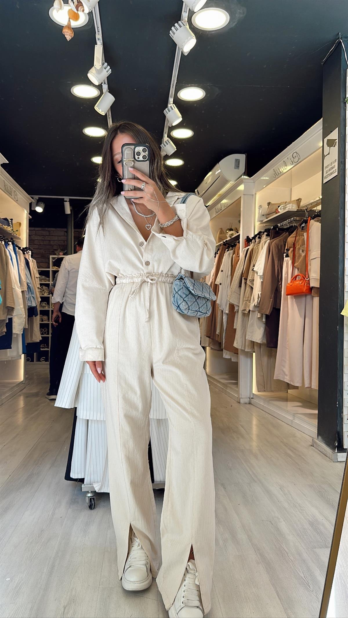 Taş Renk Ön Yırtmaç Detaylı Beli Lastikli Keten Pantolon