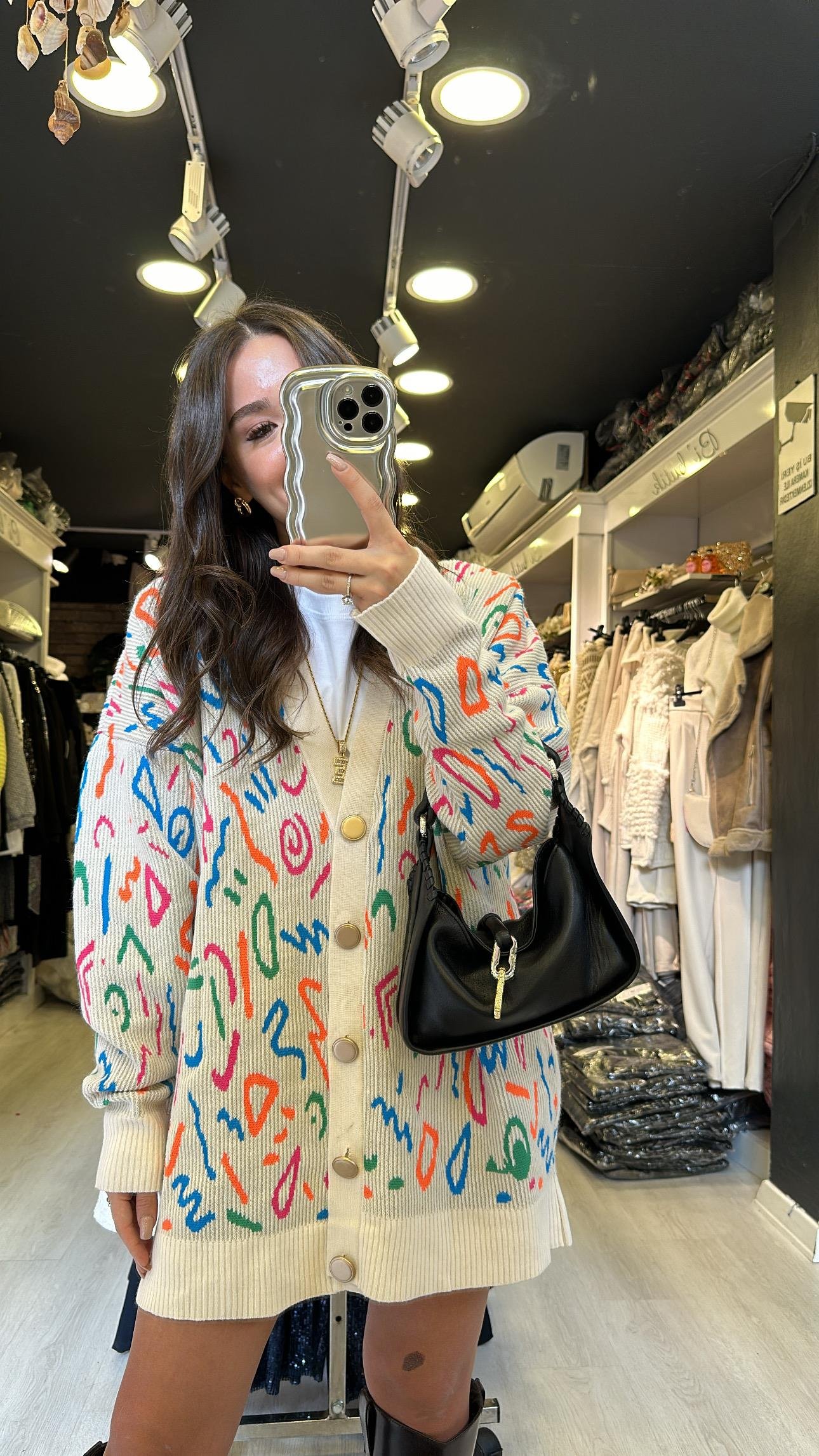 Taş Renklı Yazılı Gold Düğmeli Hırka