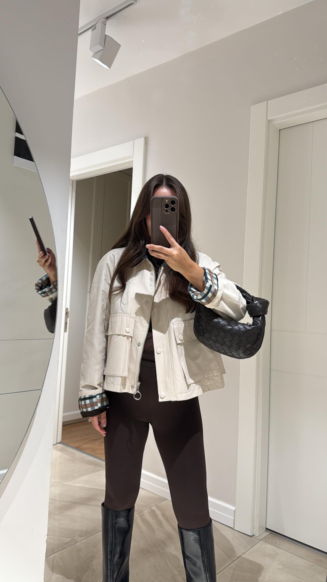 Taş Torba Cep Detaylı Kısa Trenç