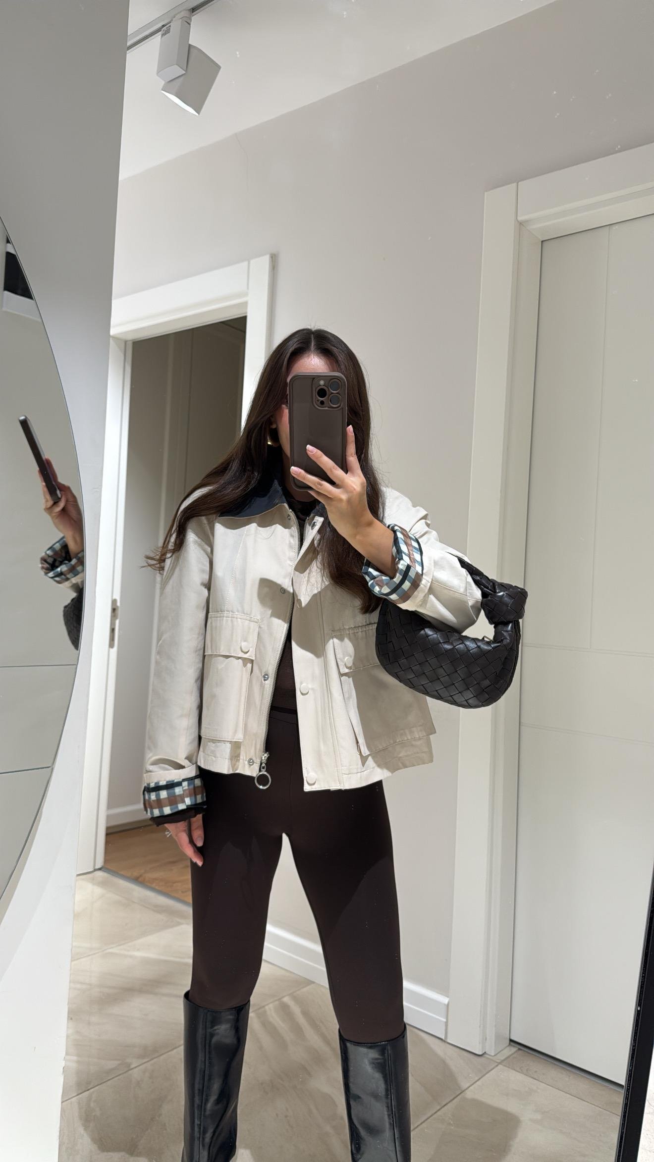 Taş Torba Cep Detaylı Kısa Trenç