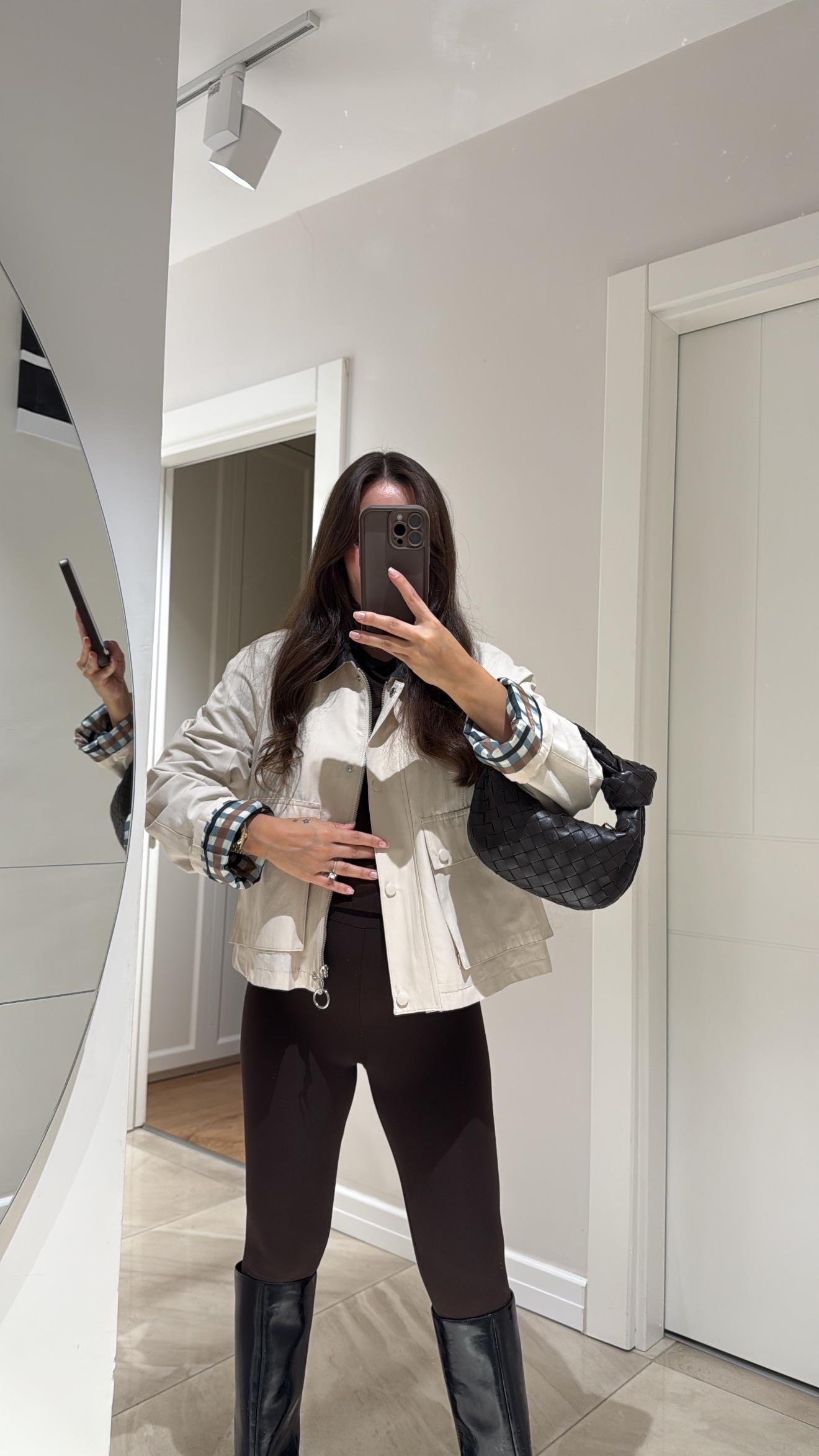 Taş Torba Cep Detaylı Kısa Trenç