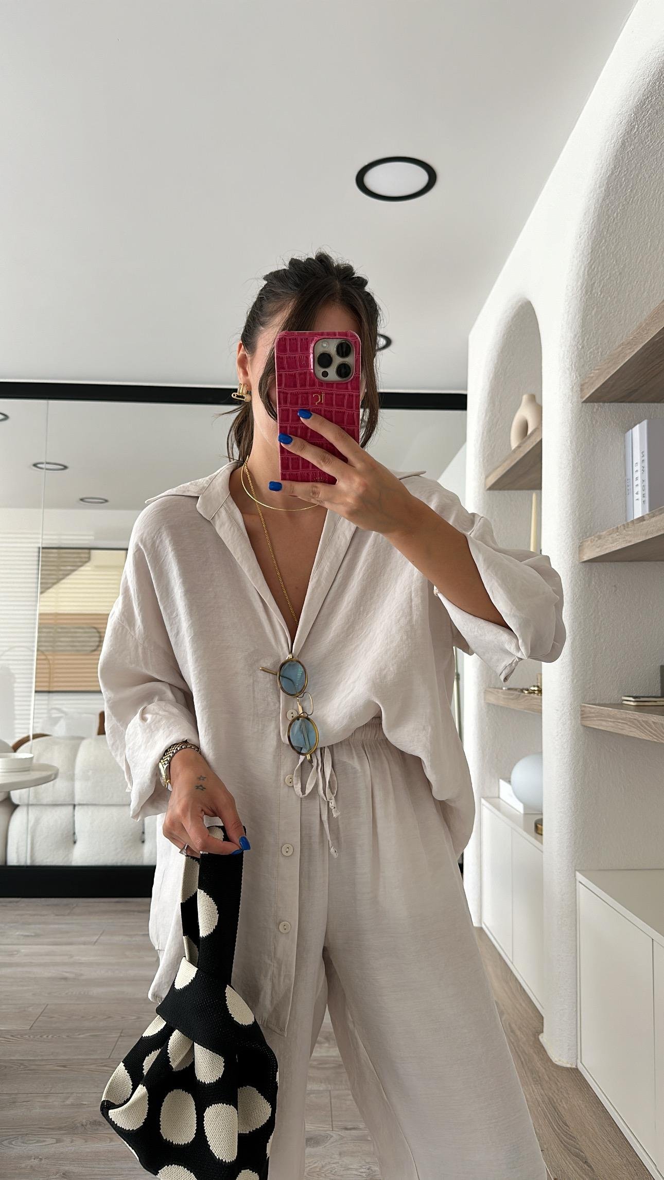 Taş V Yaka Tensel Kumaş Oversize Gömlek 