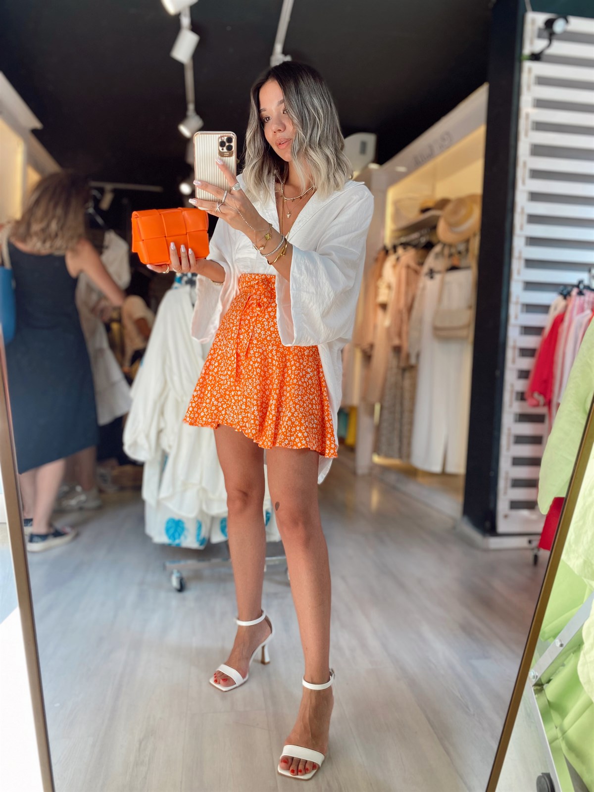 Turuncu Beyaz Çiçekli Şortlu Etek 