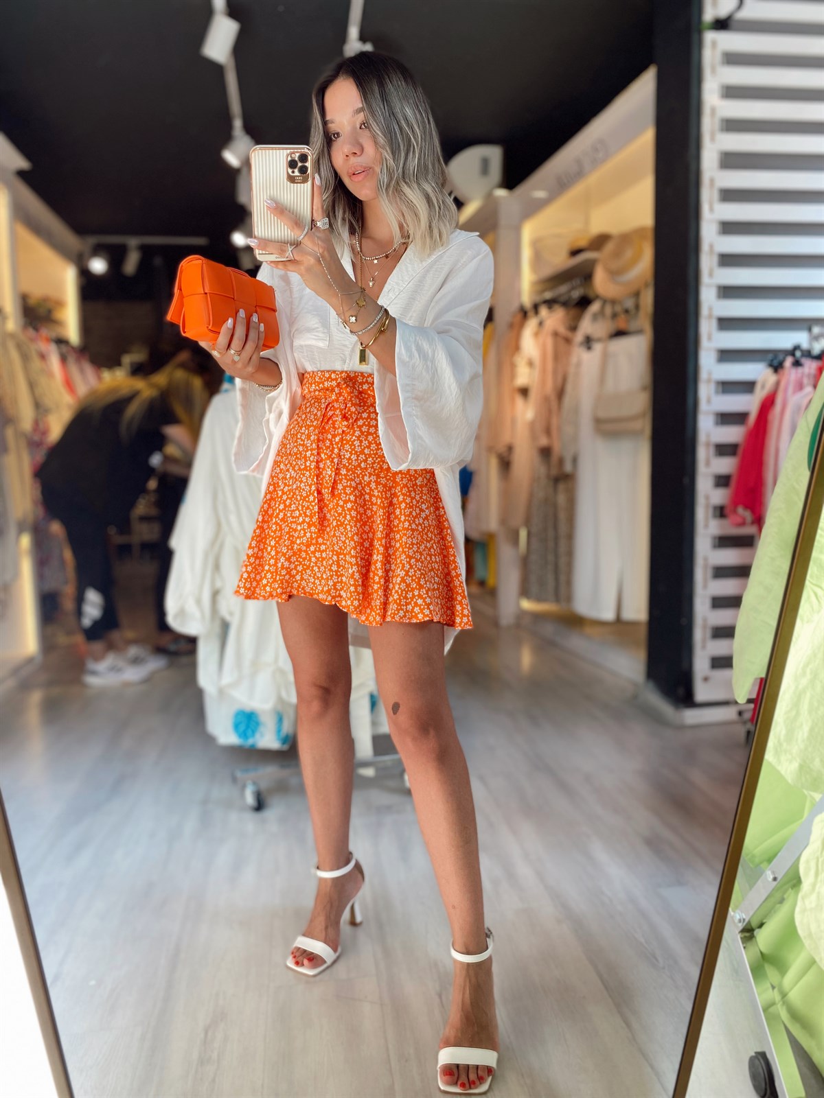 Turuncu Beyaz Çiçekli Şortlu Etek 