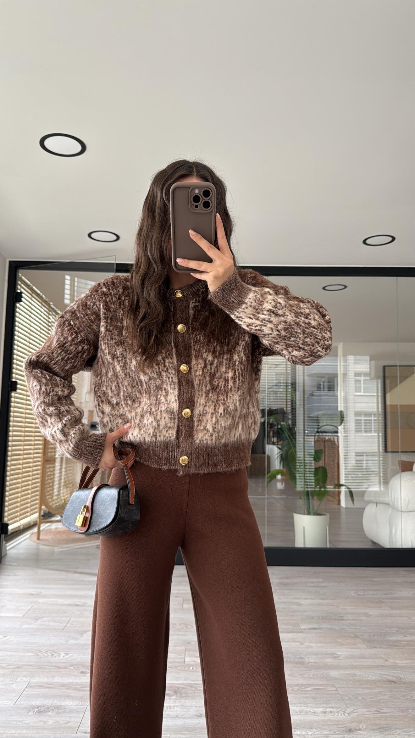 Vanilya Kahve Gold Düğmeli Tüylü Hırka 