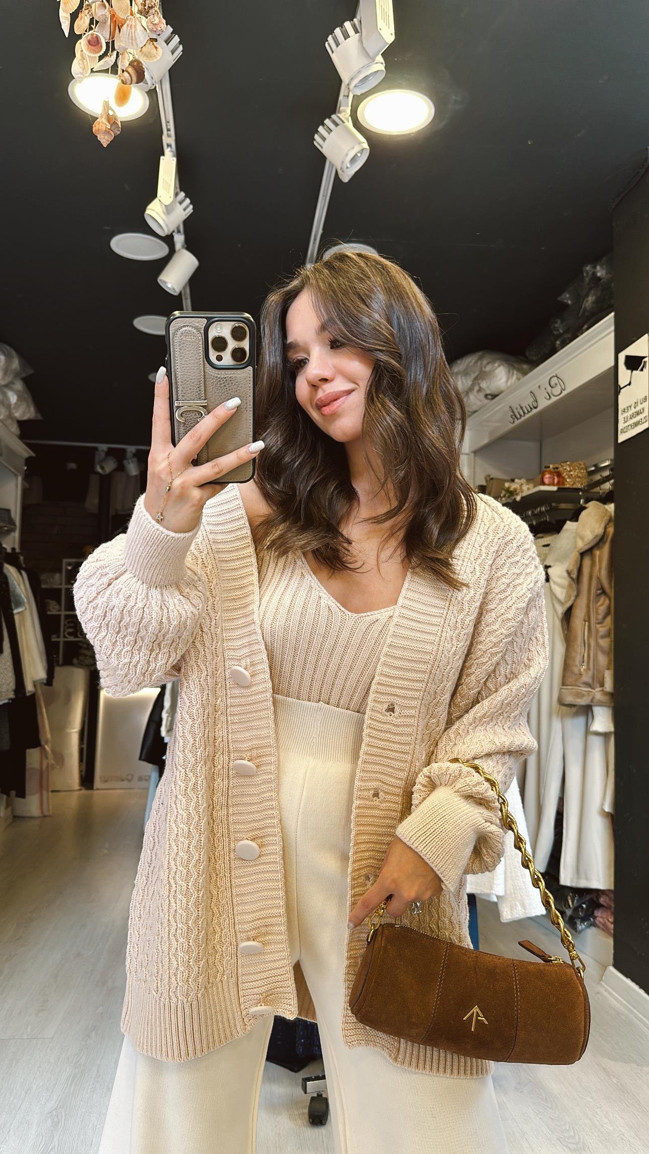 Vanilya Renk Atletli Hırka 