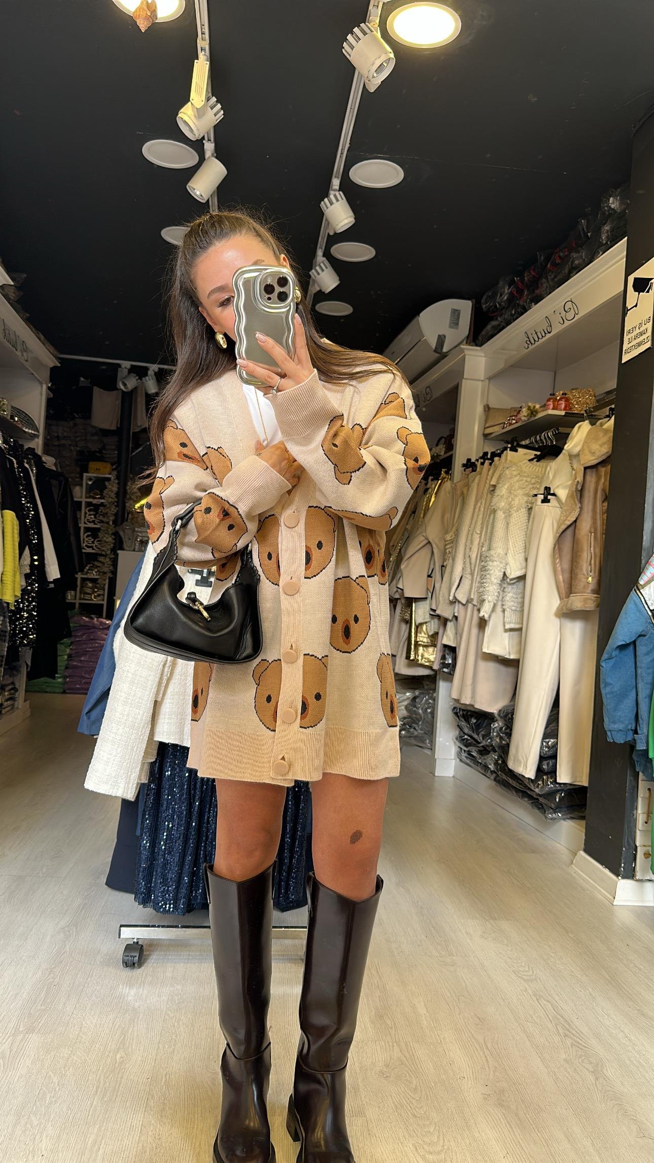 Vanilya Renk Ayıcık Desenli Düğmeli Hırka 