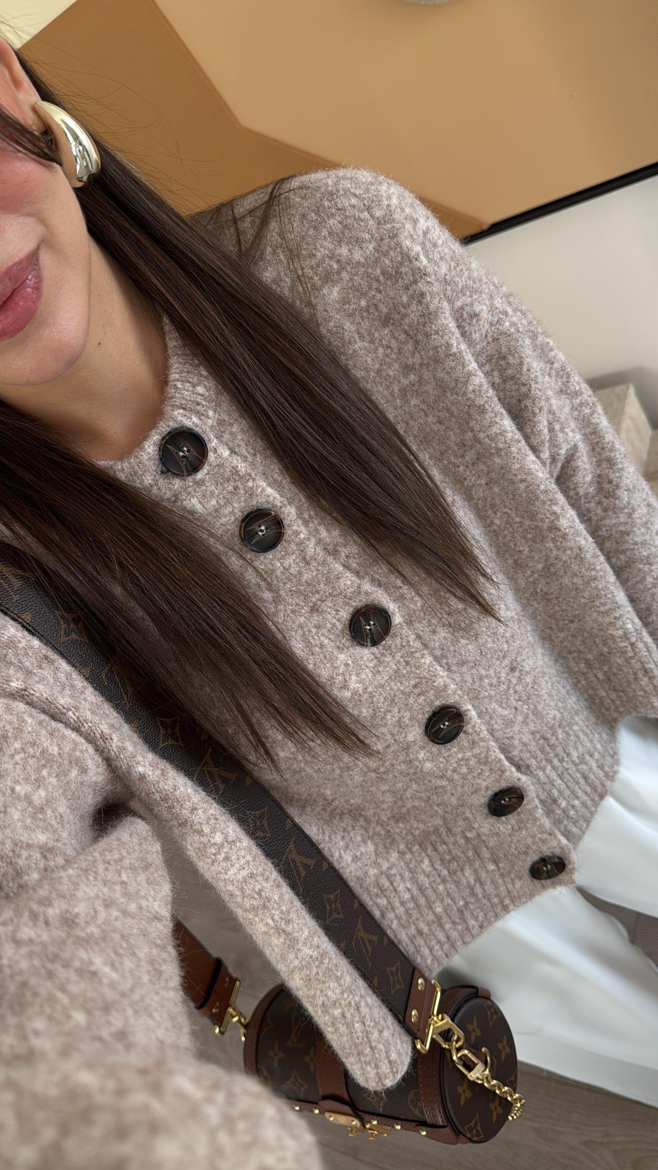 Vizon Dik Yaka Düğmeli Yumuşak Dokulu Yırtmaçlı Dilvin Hırka 