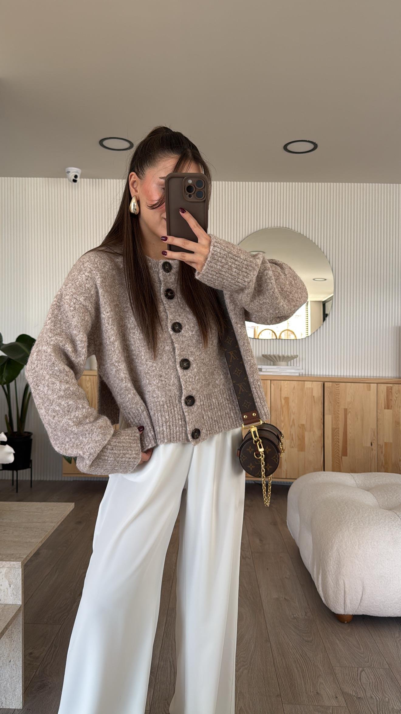 Vizon Dik Yaka Düğmeli Yumuşak Dokulu Yırtmaçlı Dilvin Hırka 