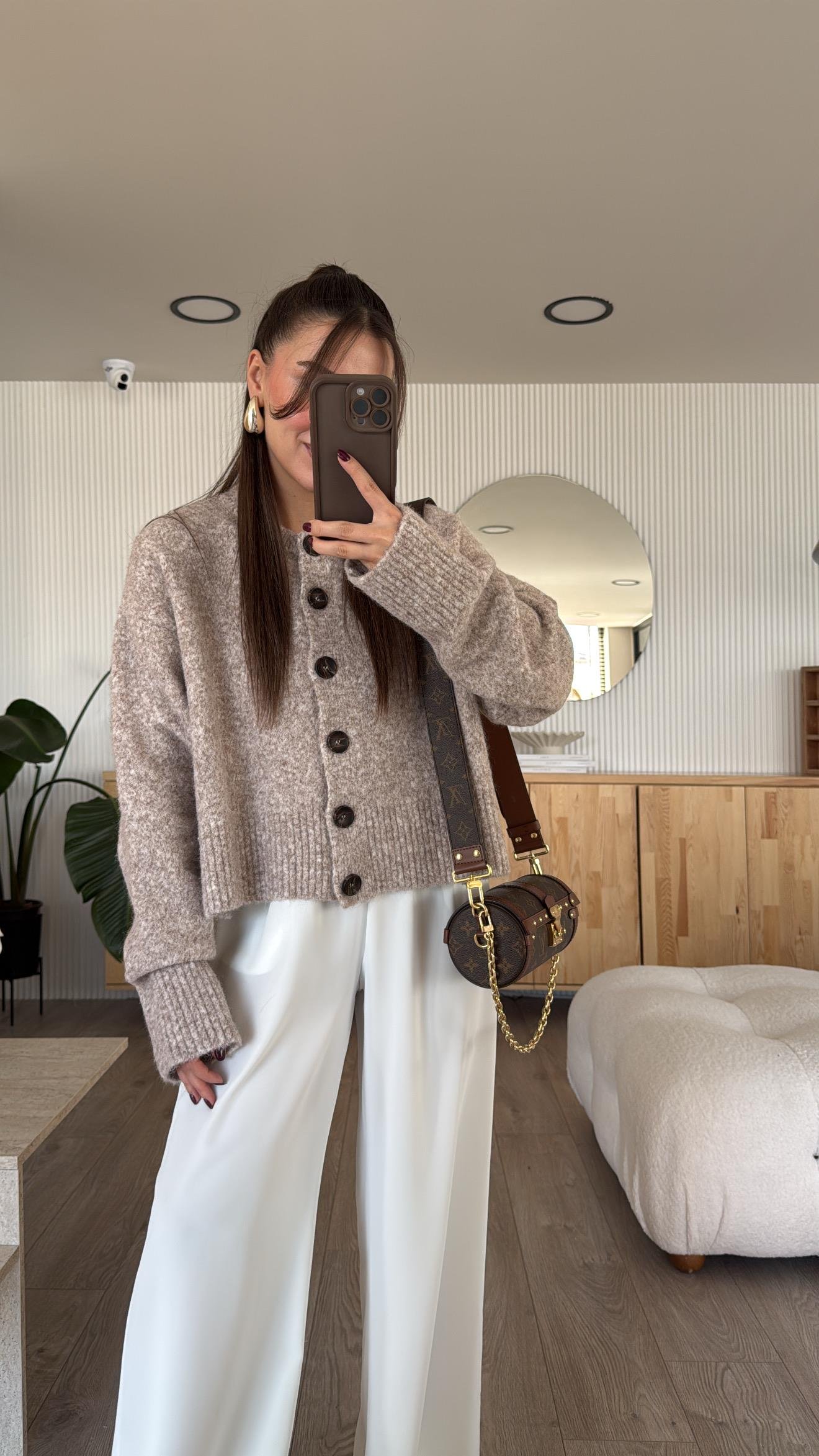 Vizon Dik Yaka Düğmeli Yumuşak Dokulu Yırtmaçlı Dilvin Hırka 