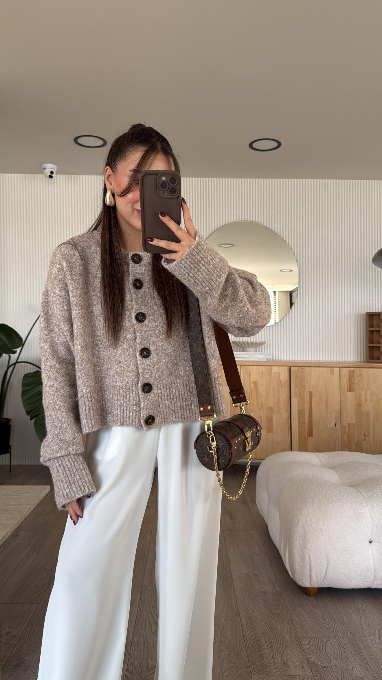 Vizon Dik Yaka Düğmeli Yumuşak Dokulu Yırtmaçlı Dilvin Hırka 