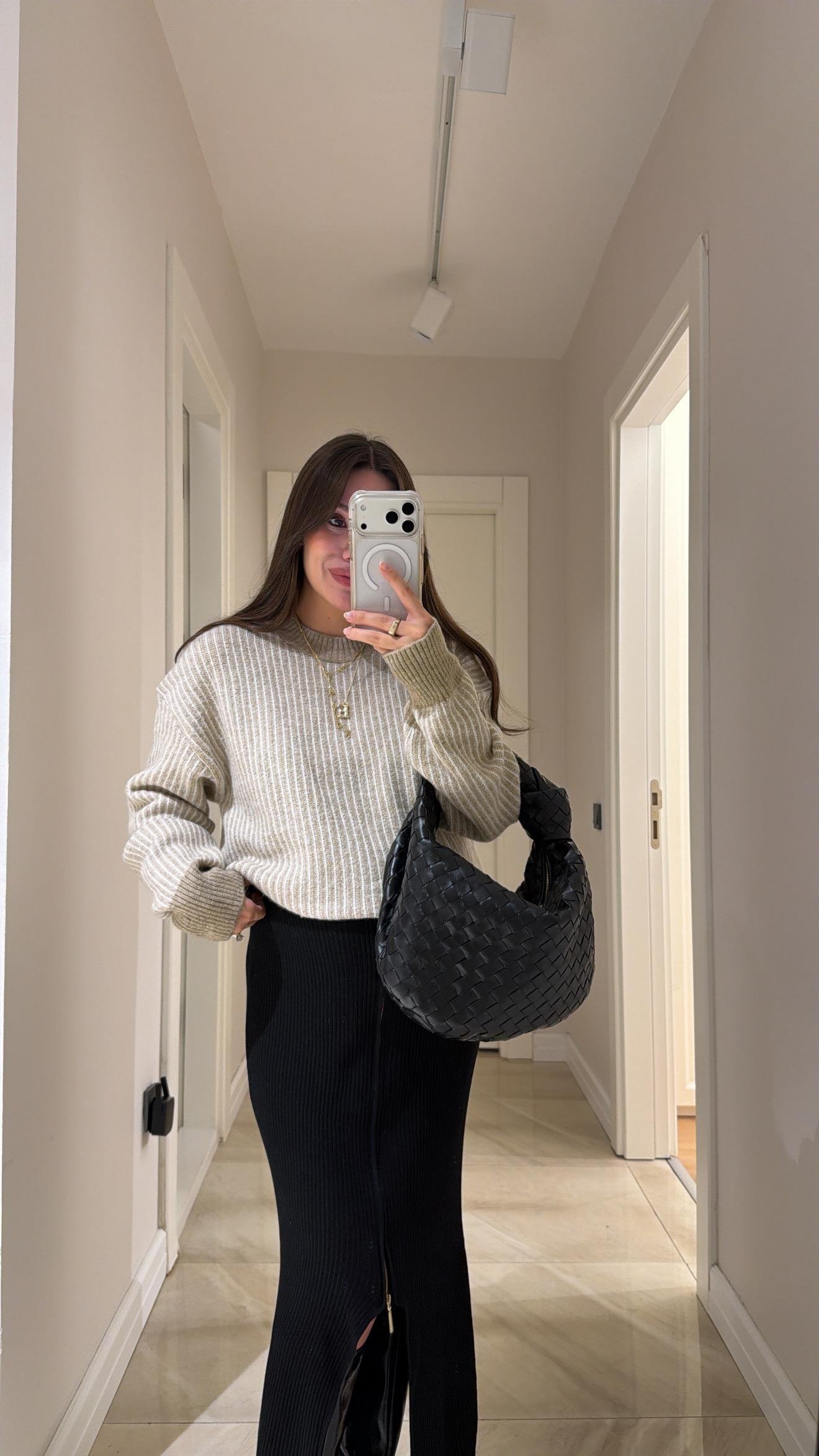 Vizon Ekru Dik Çizgili Marka Model Kazak