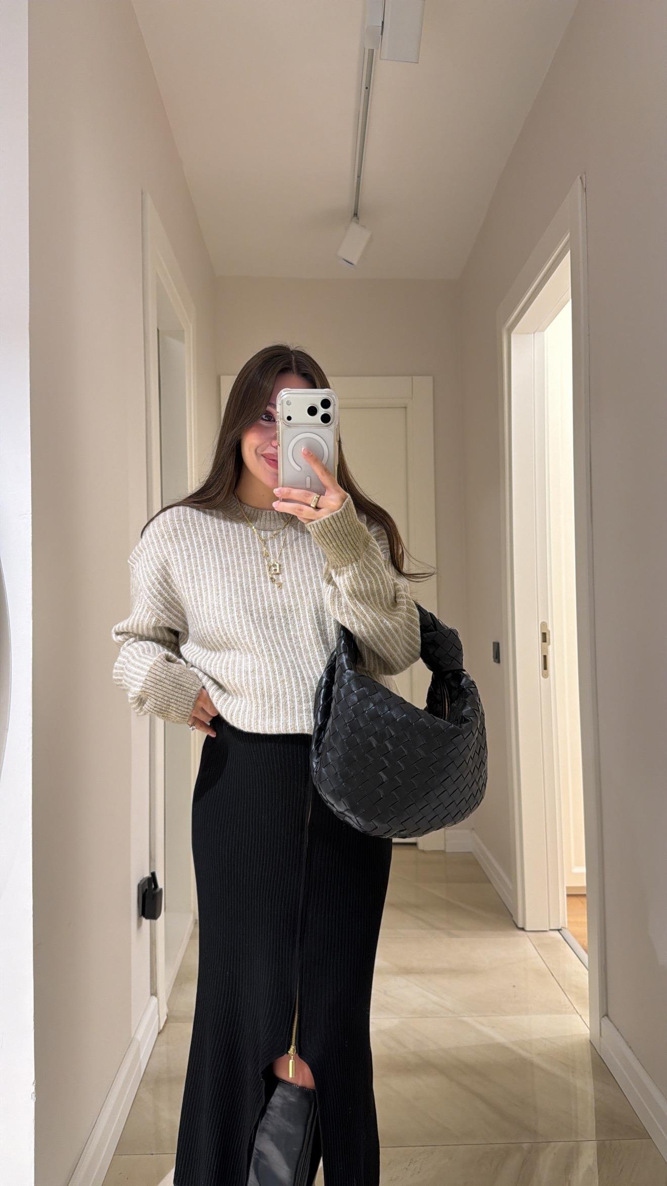 Vizon Ekru Dik Çizgili Marka Model Kazak