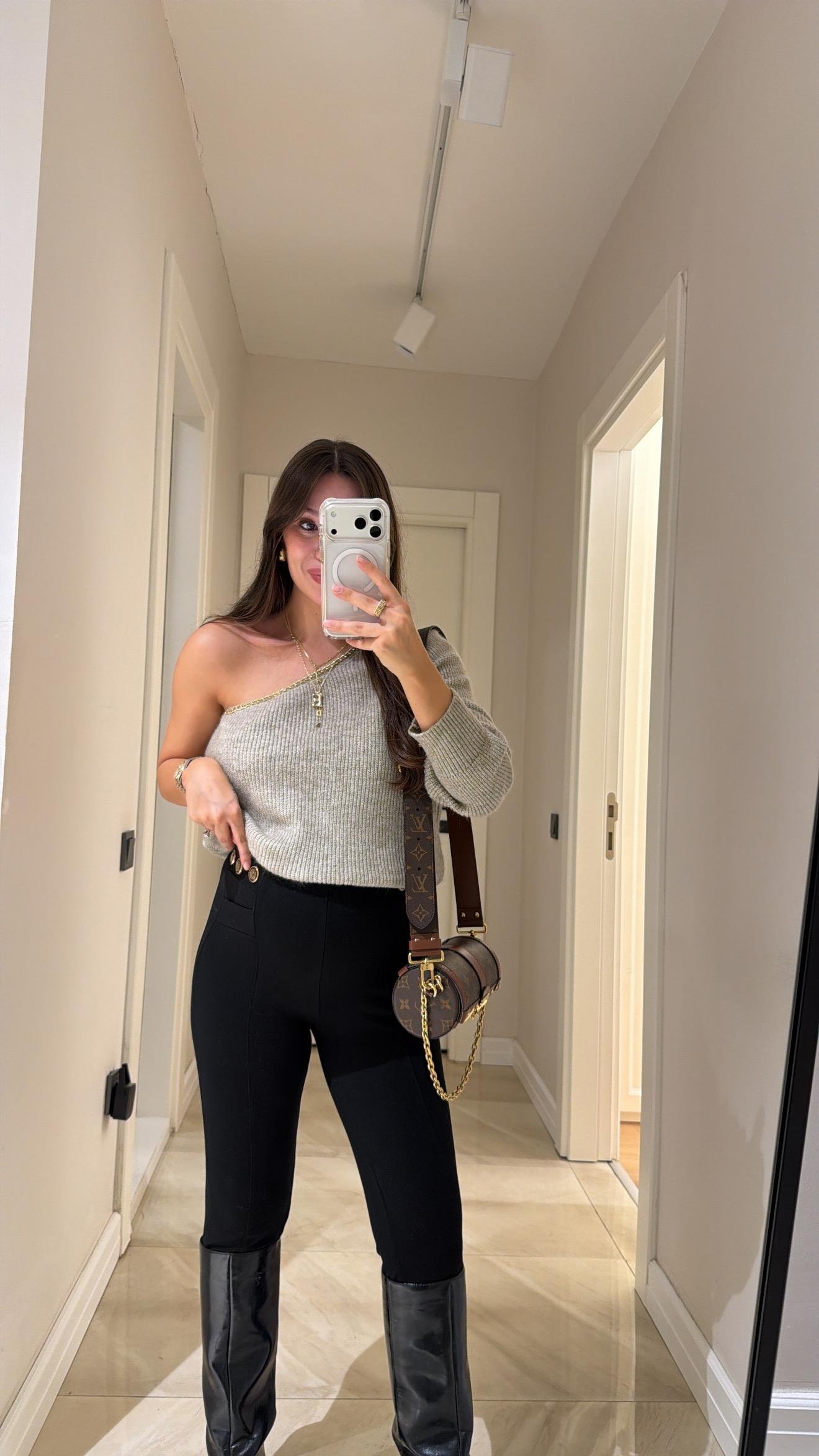 Vizon Omuz Zincir Detaylı Marka Model Triko Kazak