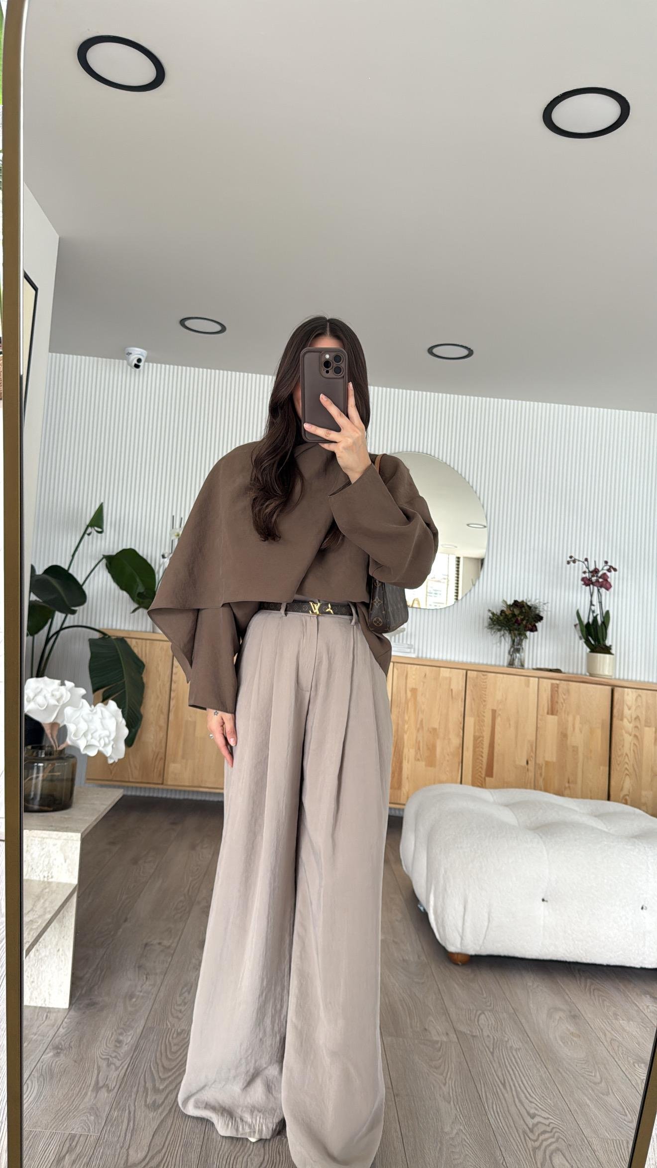 Vizon Uzun Pile Detaylı Bol Paça Pantolon