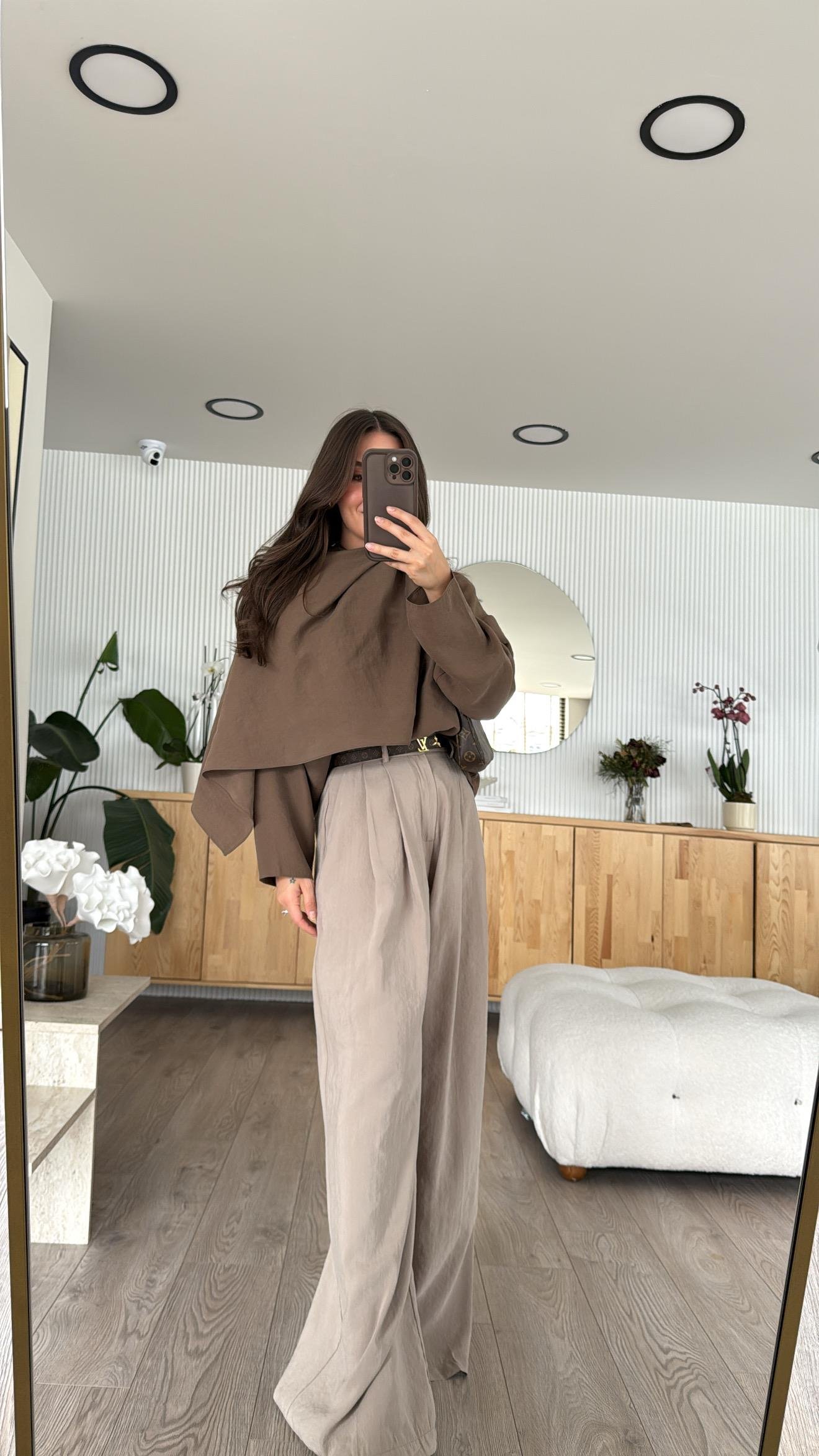 Vizon Uzun Pile Detaylı Bol Paça Pantolon