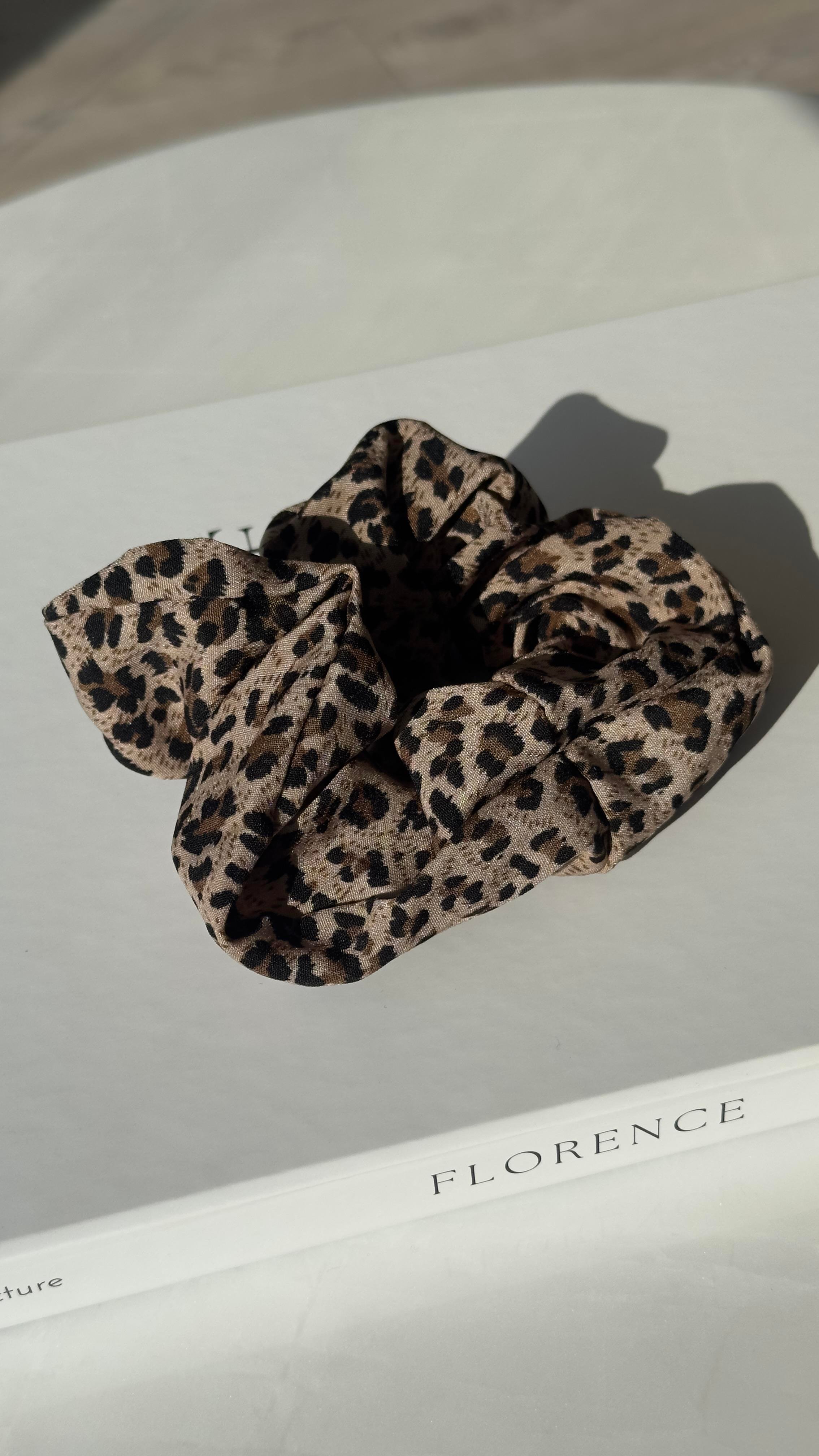 Vizon Siyah Leopar Desen Lastik Toka