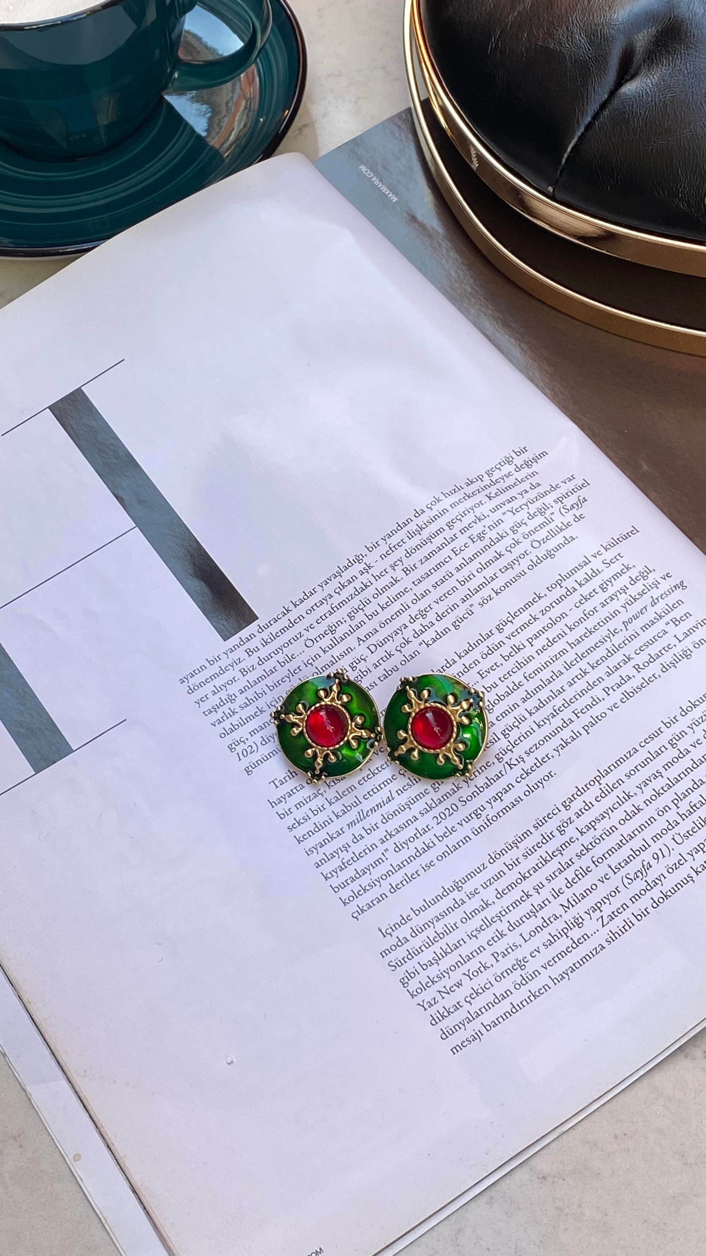 Gold Kruvasan Model Küpe