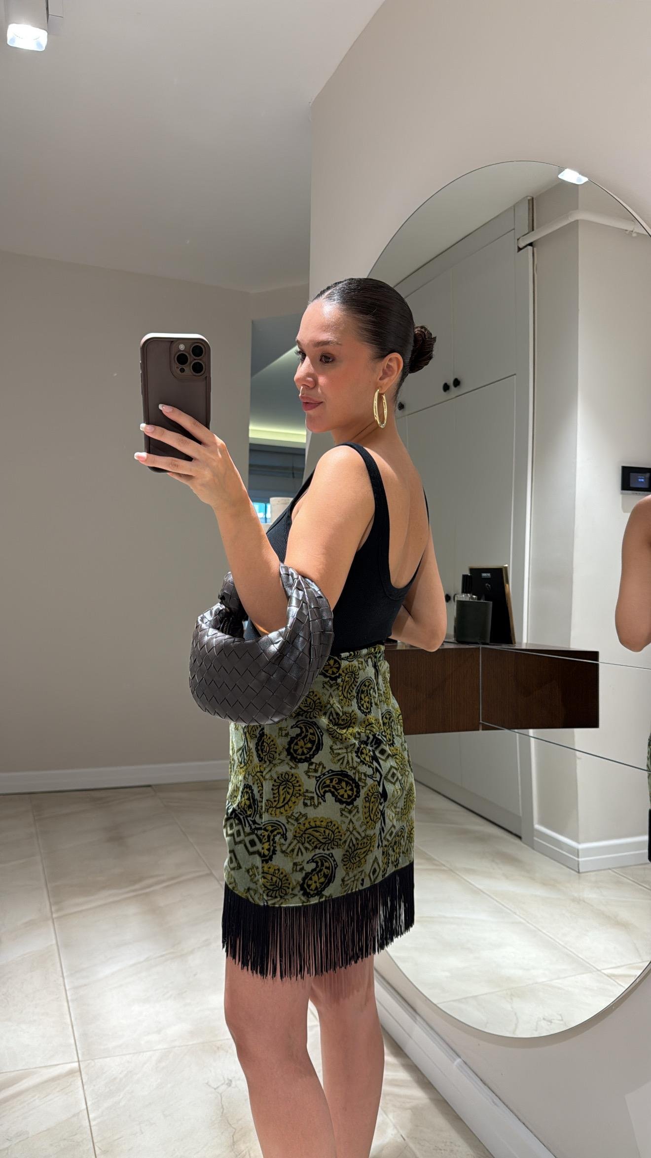 Yeşil Püskül Detaylı Kadife Etek