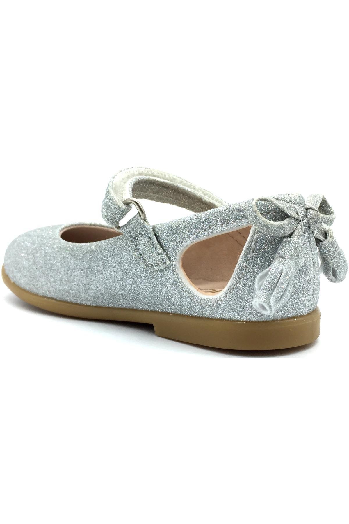 Arkadan Fiyonklu Çocuk Babeti Lame Sim