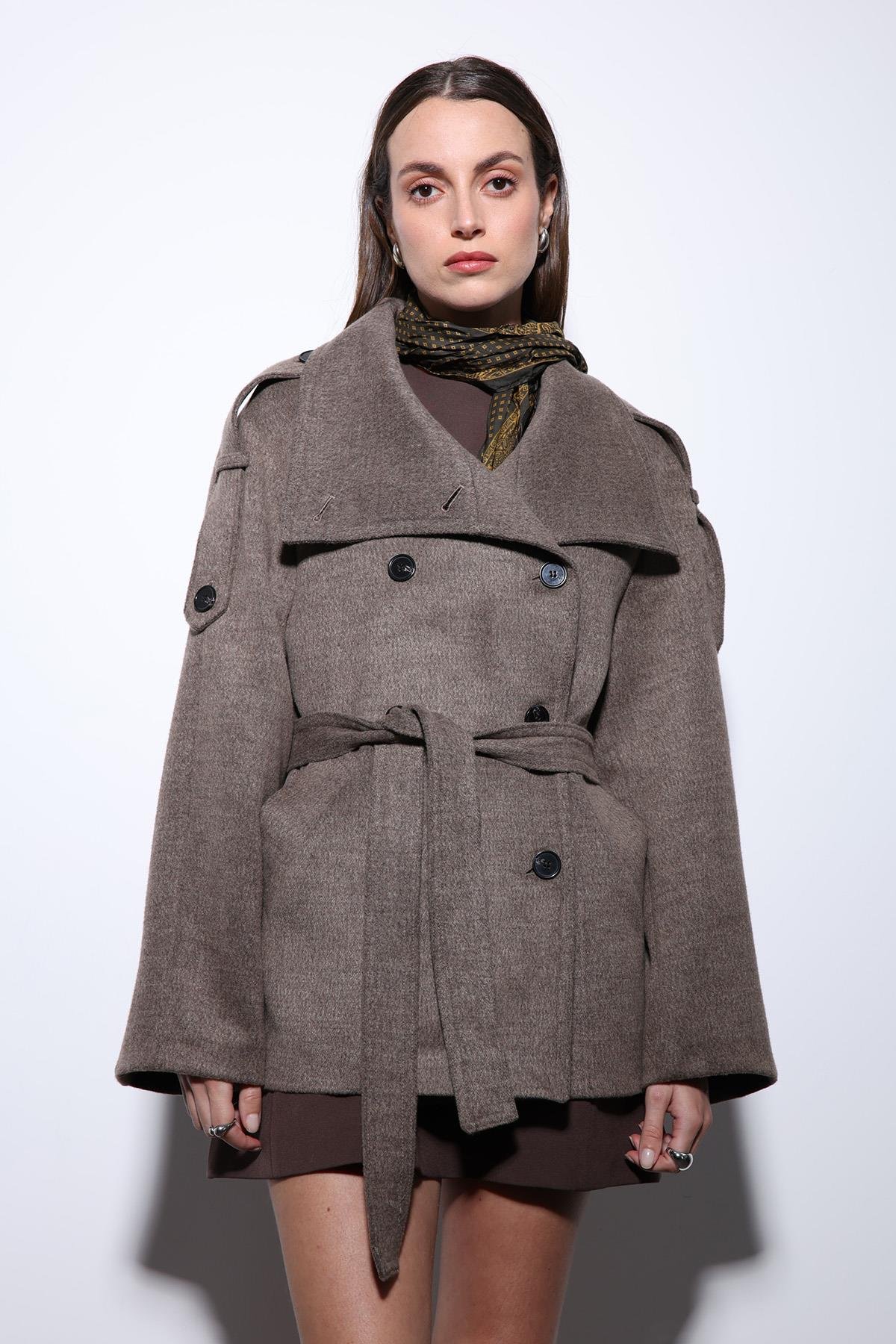 Antioch Açık Kahve Dik Yaka Kruvaze Kadın Kaban