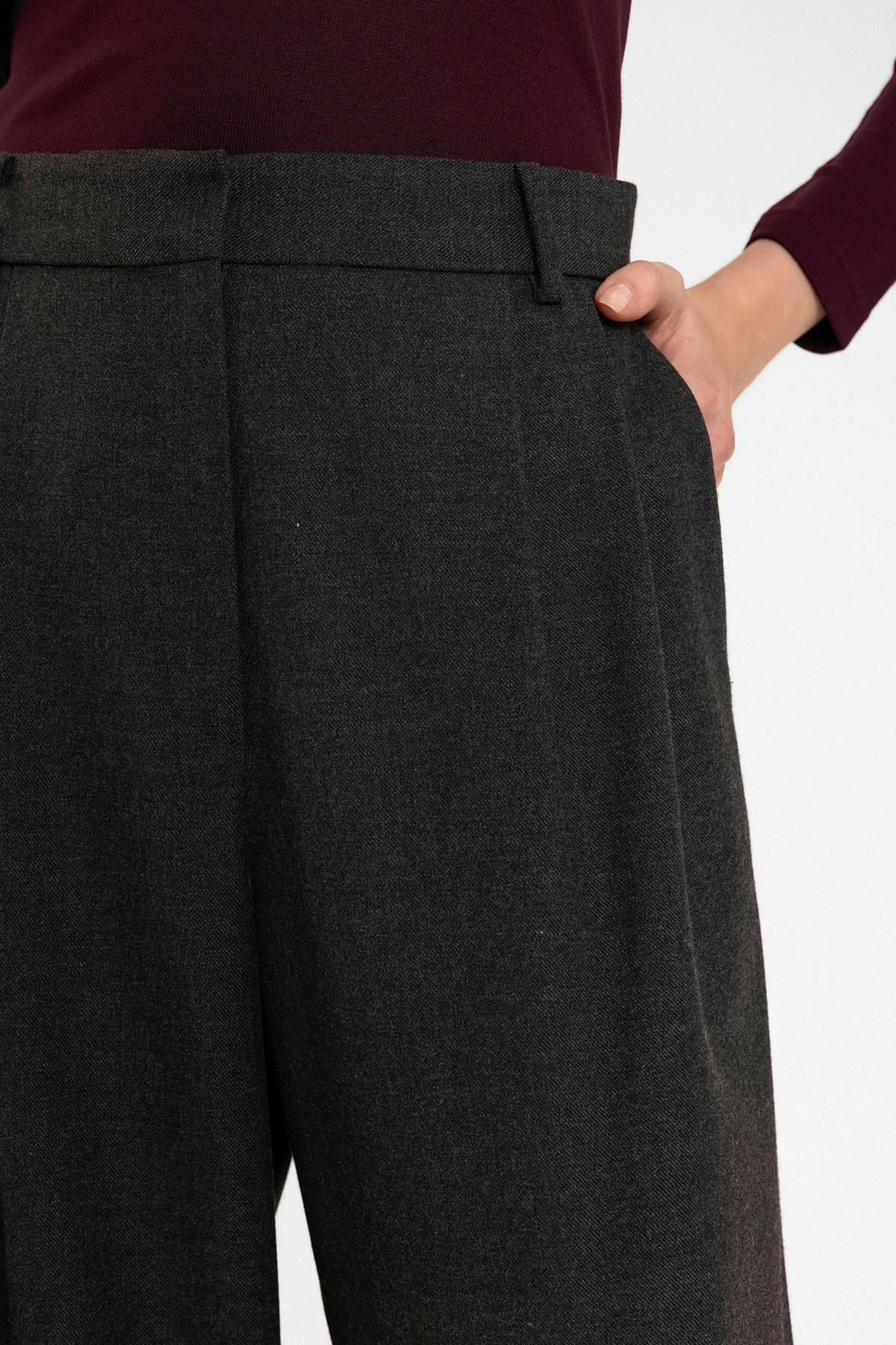 Antioch Antrasit Kadın Yüksek Bel Pens Detaylı Straight Fit Pantolon