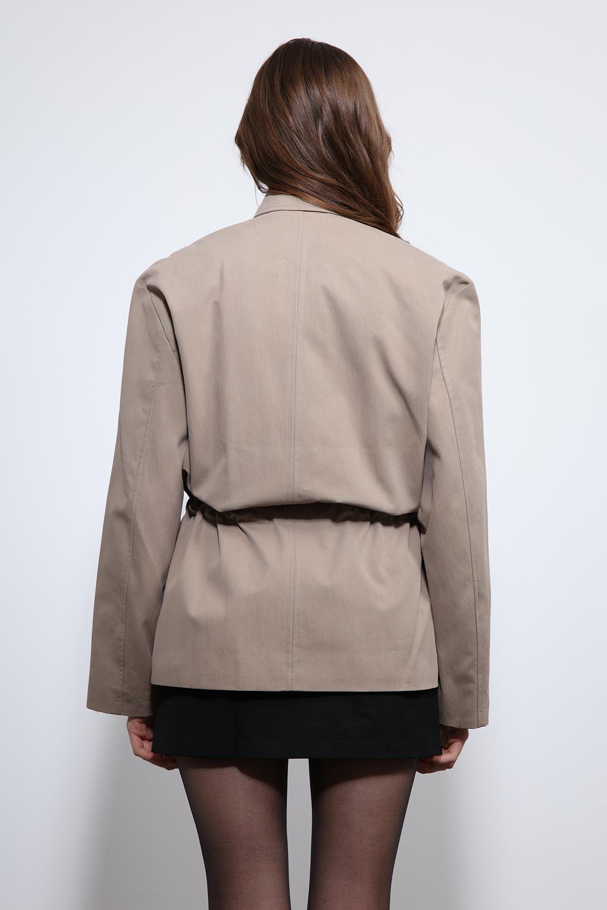 Antioch Bej Ayarlanabilir Bele Sahip Kısa Trençkot