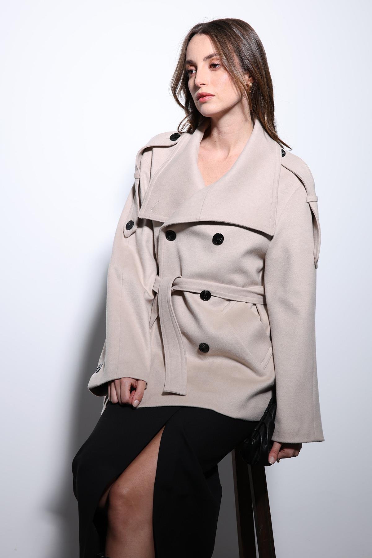 Antioch Bej Dik Yaka Kruvaze Kadın Kaban