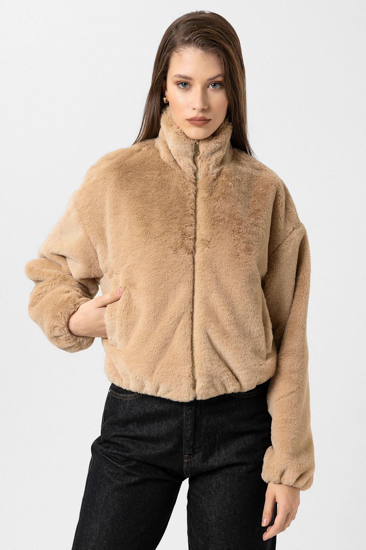 Antioch Bej Kadın Bel Lastikli Suni Kürk Mont