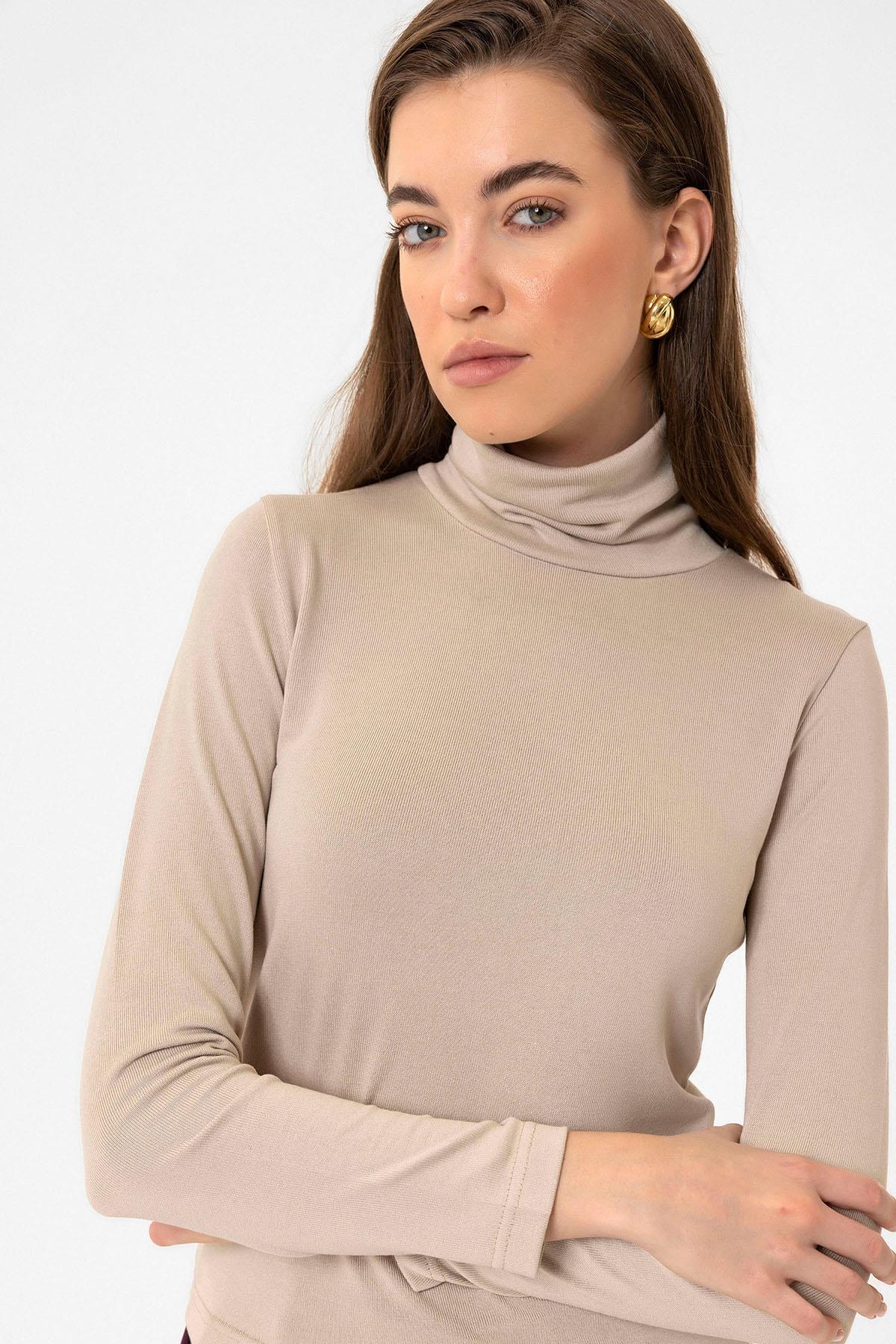 Antioch Bej Kadın Boğazlı Triko Kazak