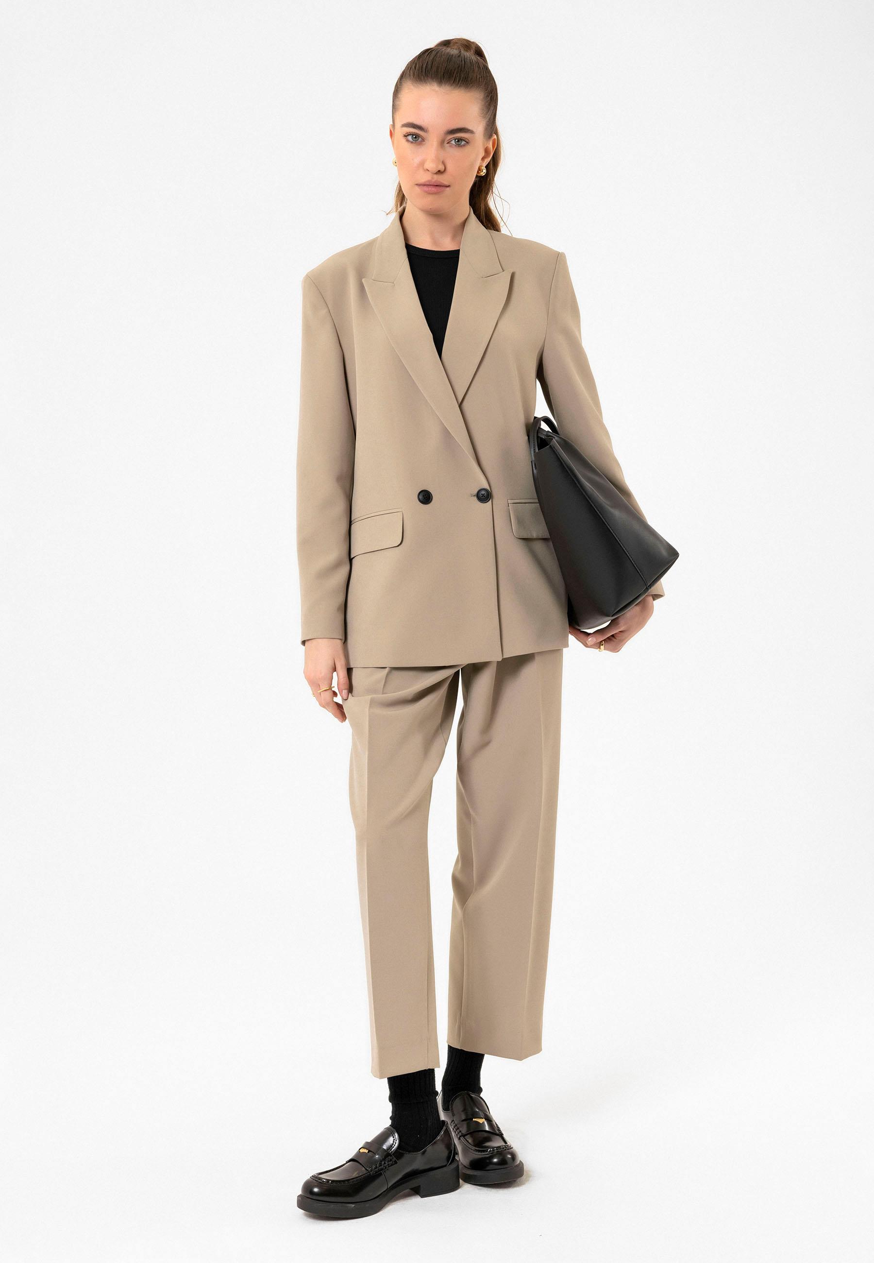 Antioch Bej Kadın Kruvaze Kapama Oversize Blazer Ceket