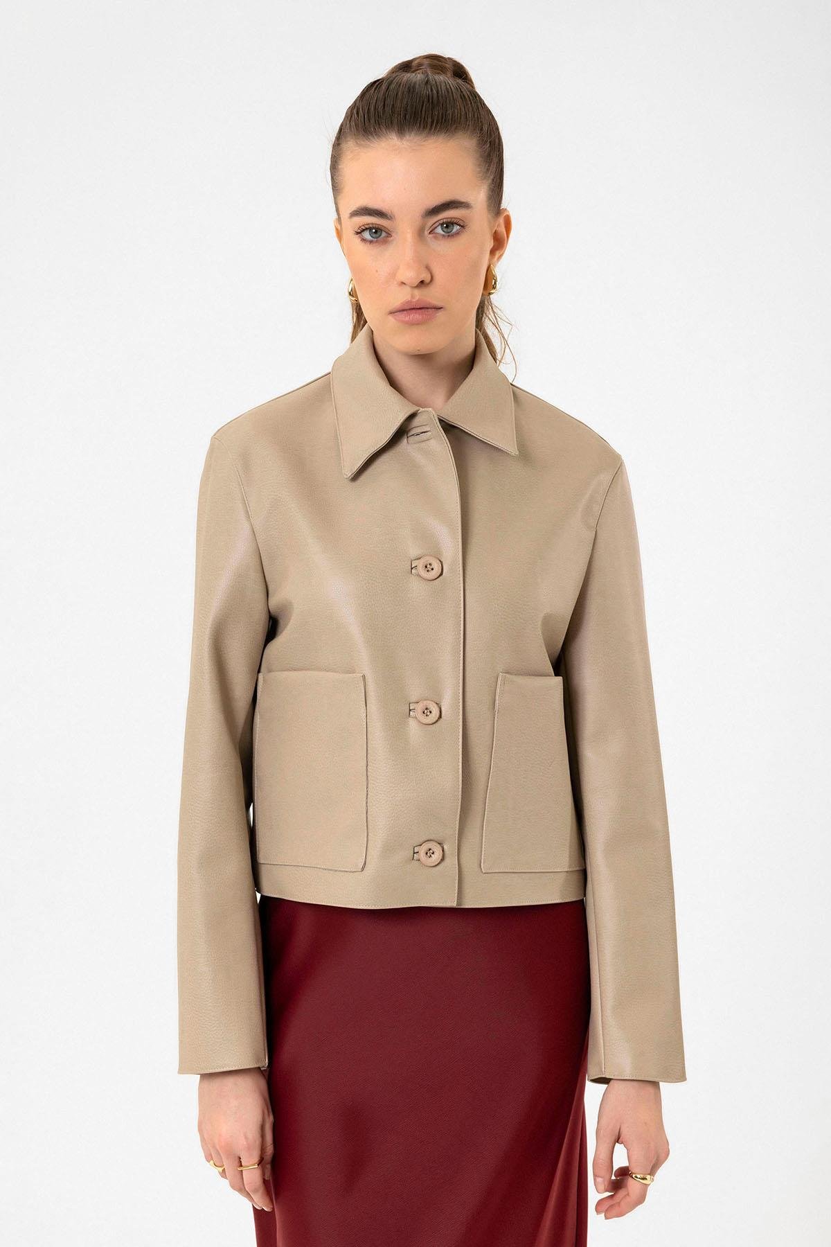 Antioch Bej Kadın Polo Yaka Suni Deri Ceket