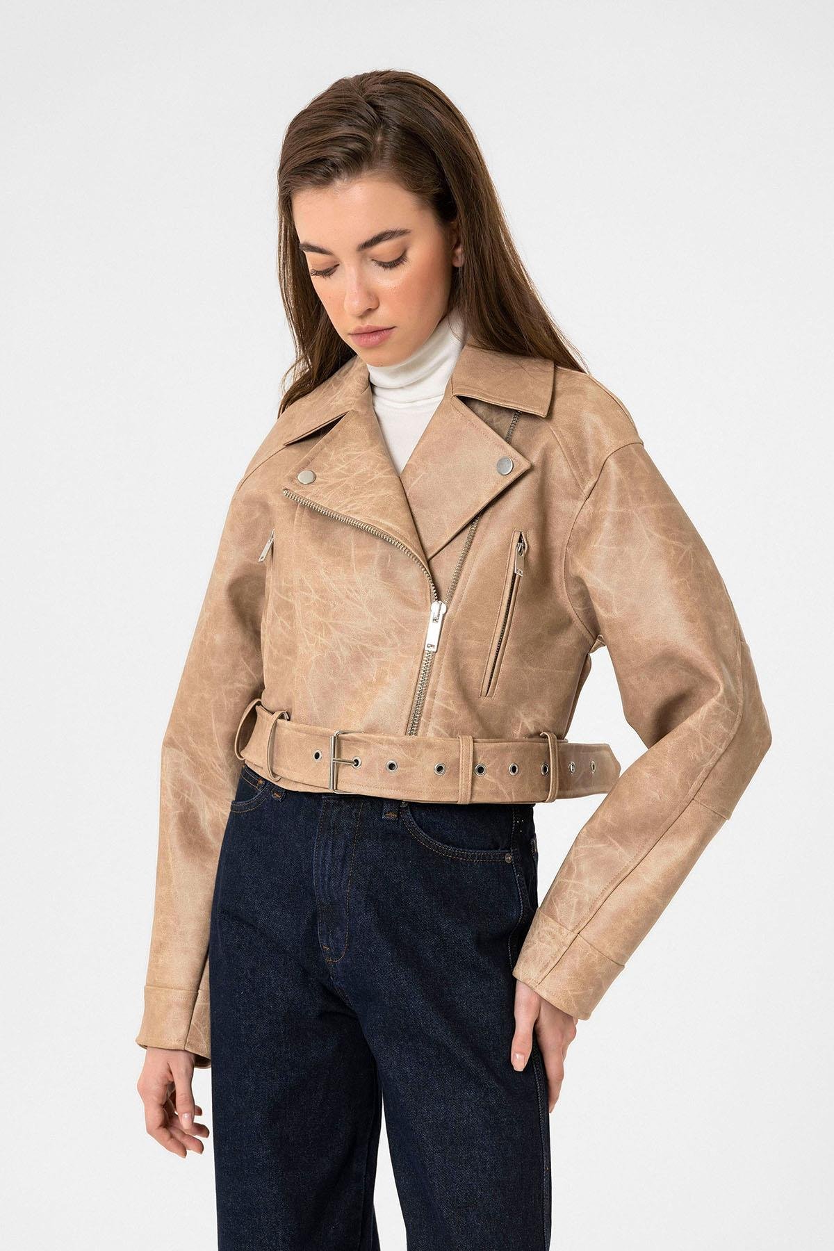 Antioch Bej Kadın Suni Deri Crop Biker Ceket