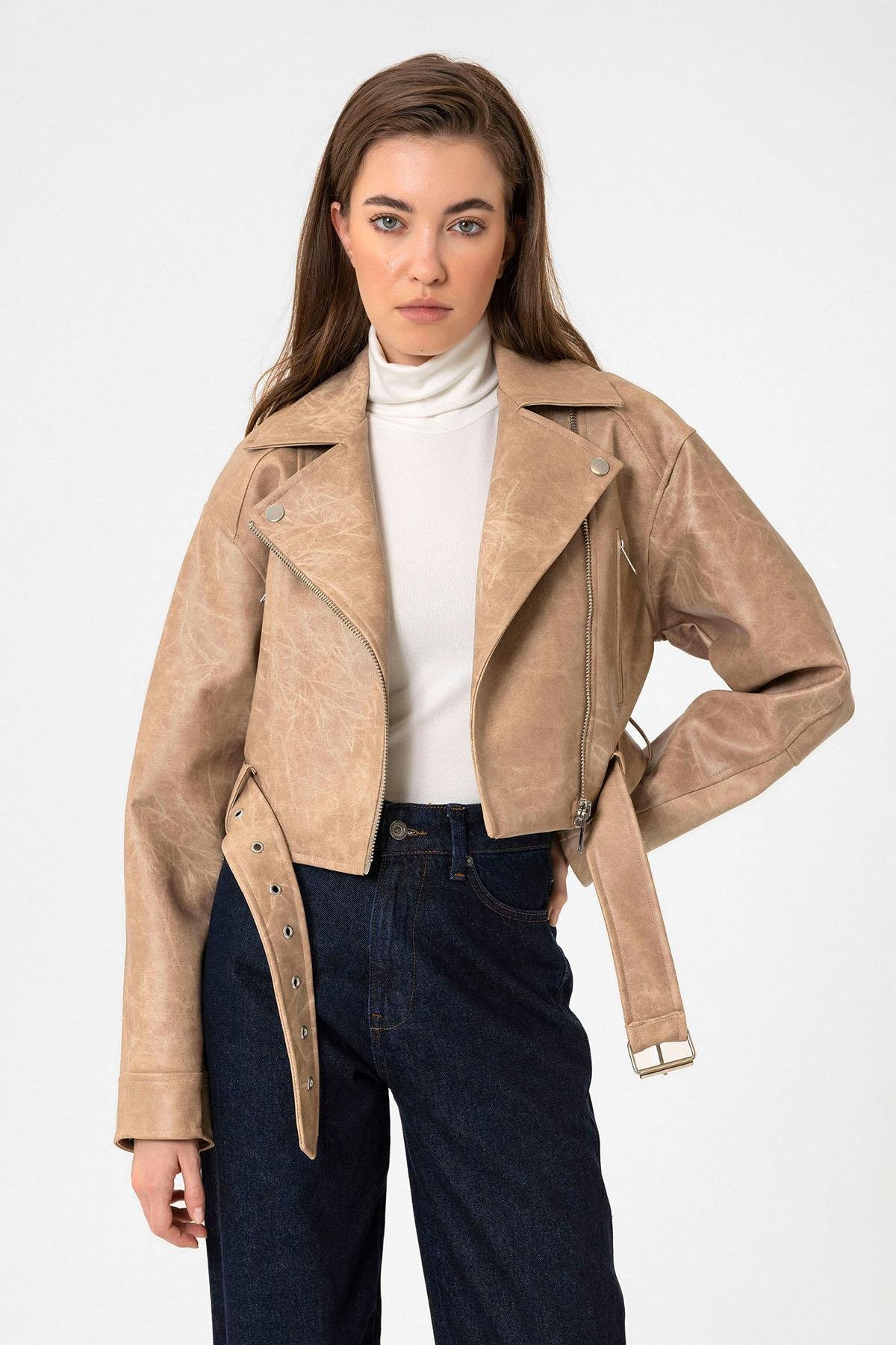 Antioch Bej Kadın Suni Deri Crop Biker Ceket