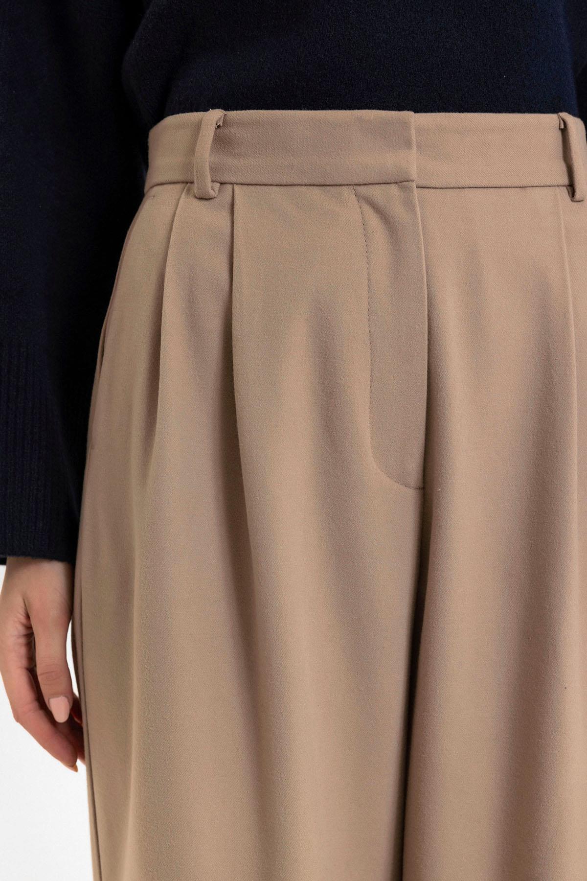 Antioch Bej Kadın Yüksek Bel Pens Detaylı Straight Fit Pantolon