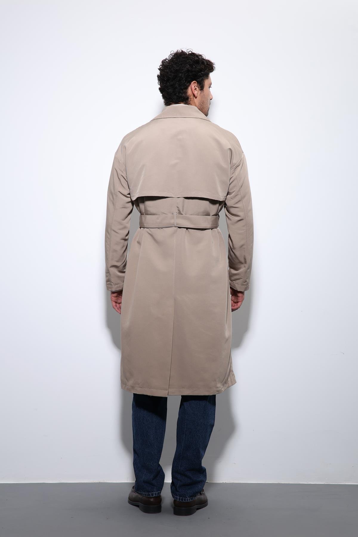 مزدوجة الصدر إغلاق مربوط معطفا