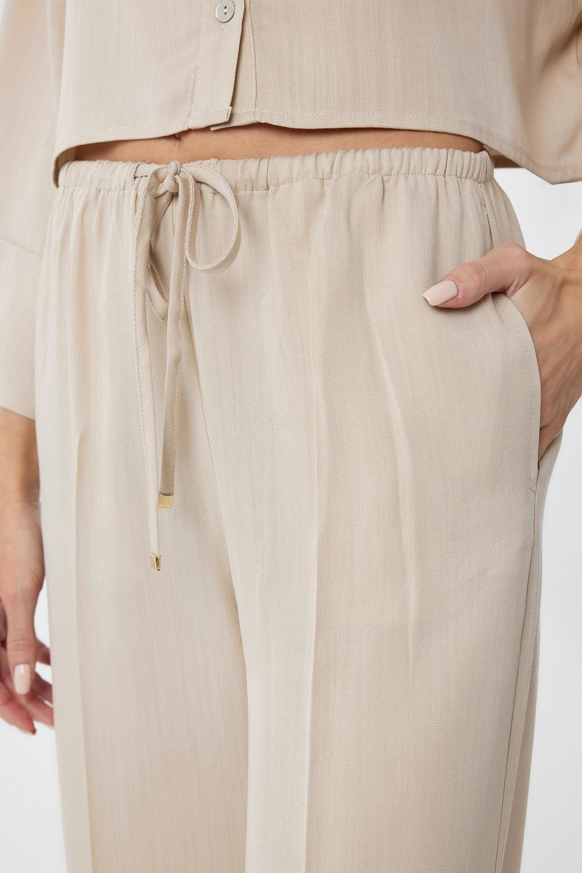 Antioch Bej Relaxed Kadın Pantolon