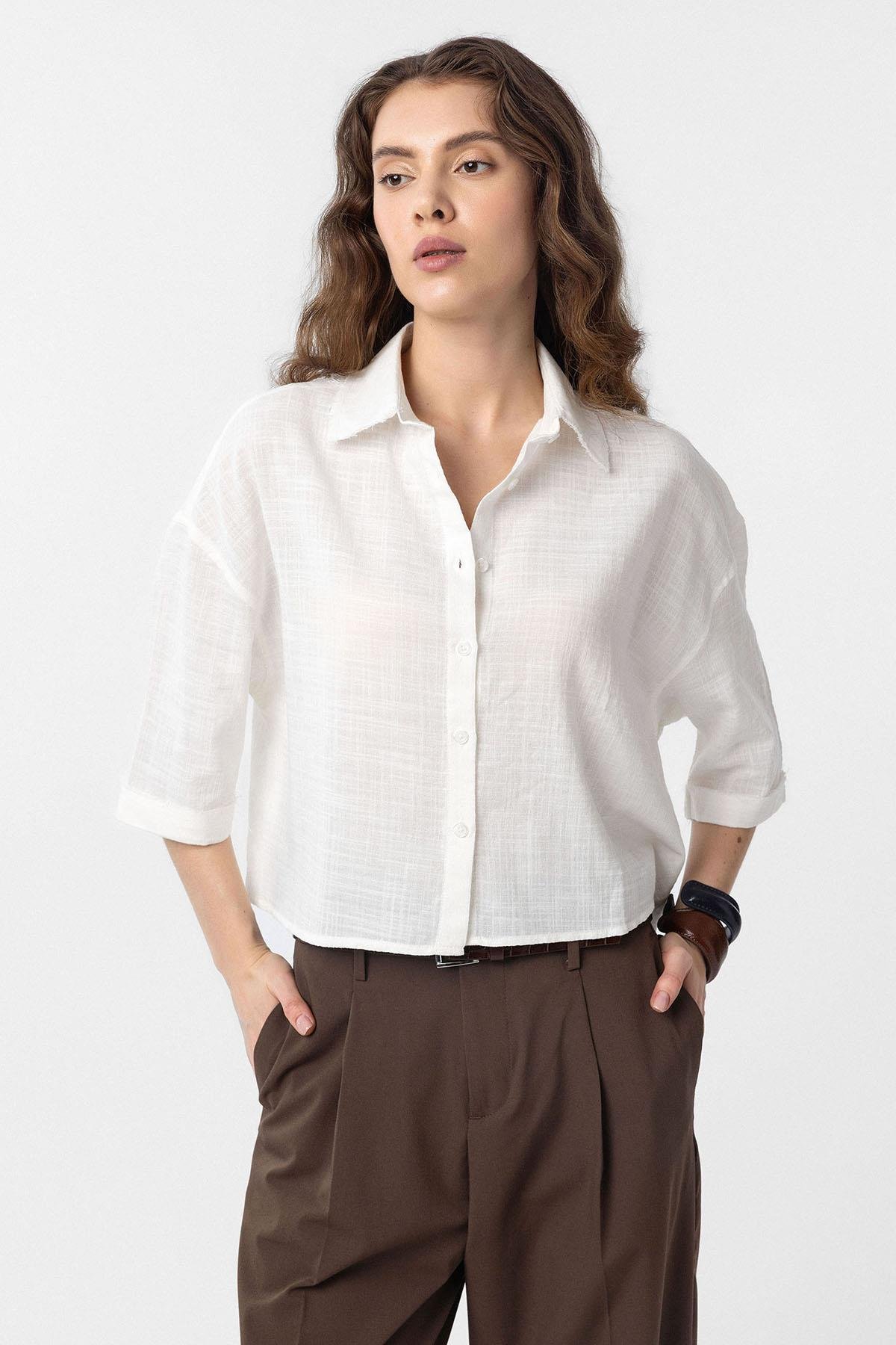 Antioch Beyaz Crop Dokulu Kadın Gömlek