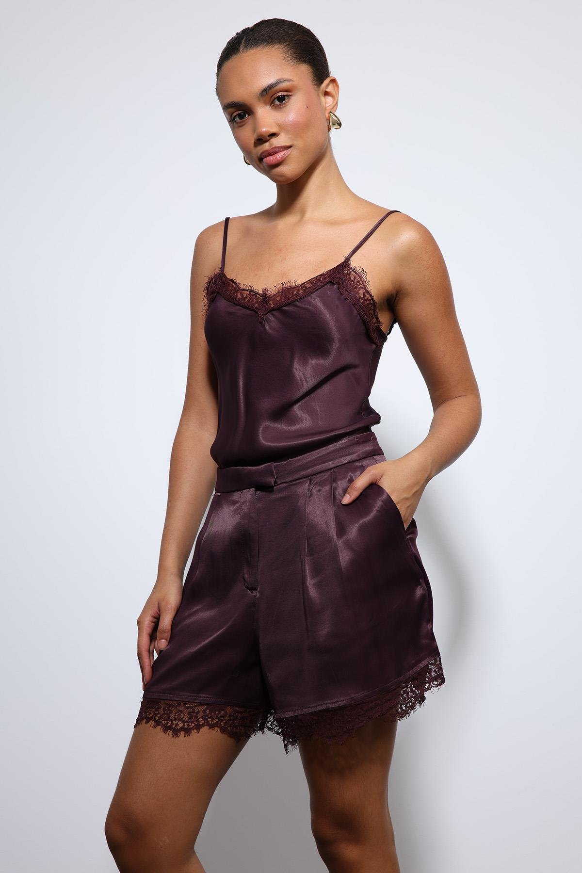 Antioch Bordo Dantel Detaylı Saten Top