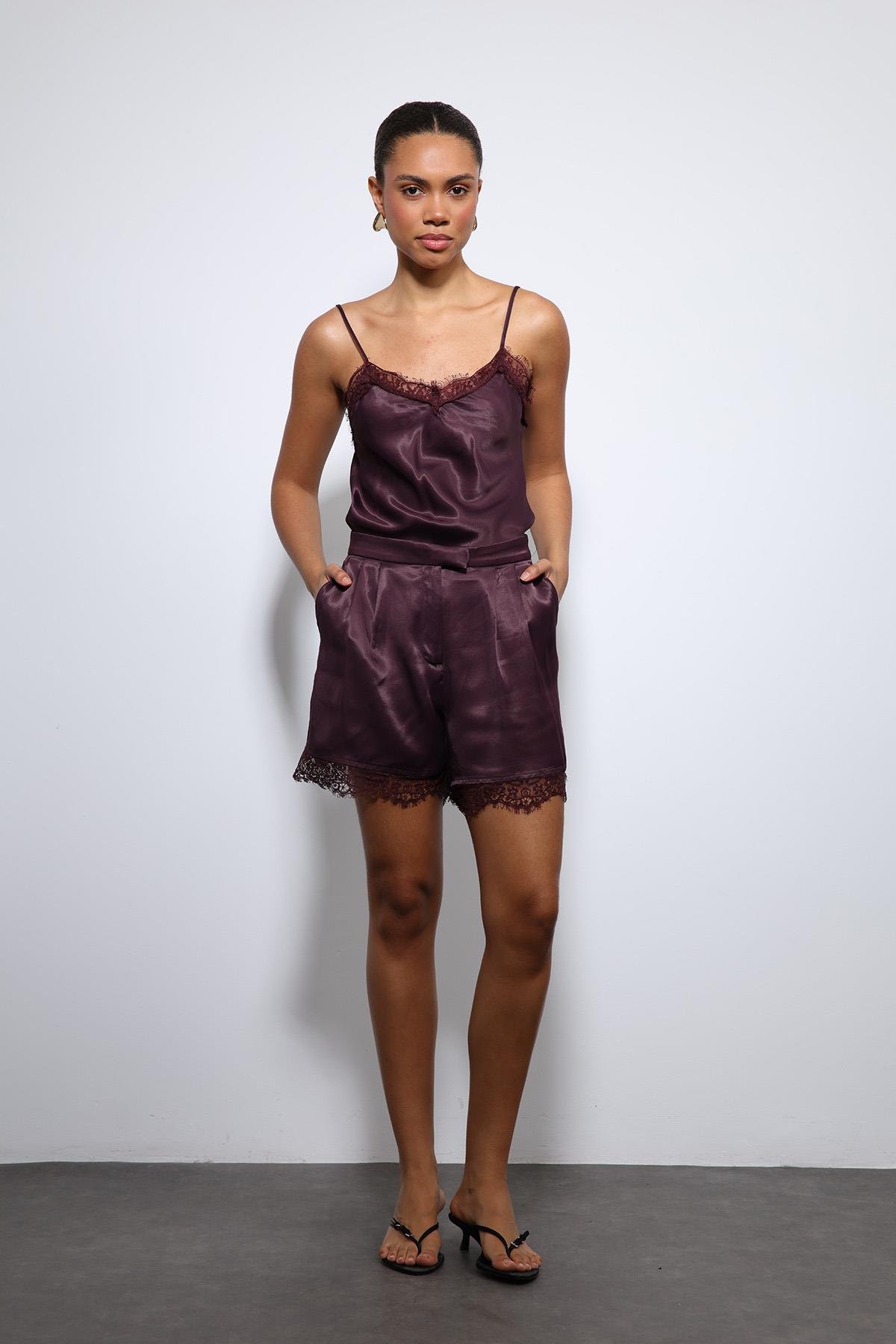 Antioch Bordo Dantel Detaylı Saten Top