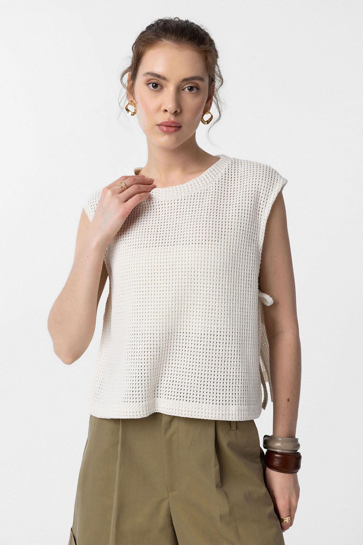 Antioch Ekru Bağcıklı Örgü Dokulu Kadın Top