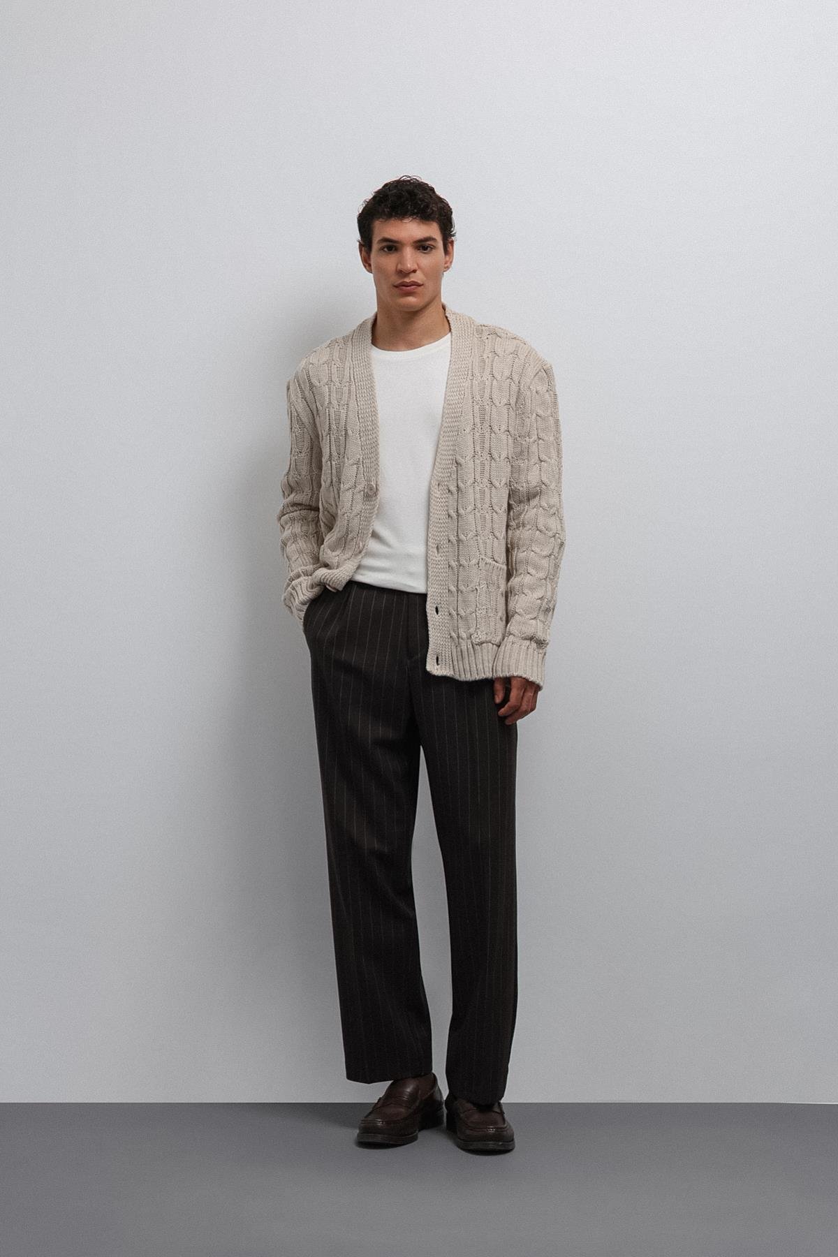 Antioch Ekru Saç Örgülü Dokulu Erkek Hırka