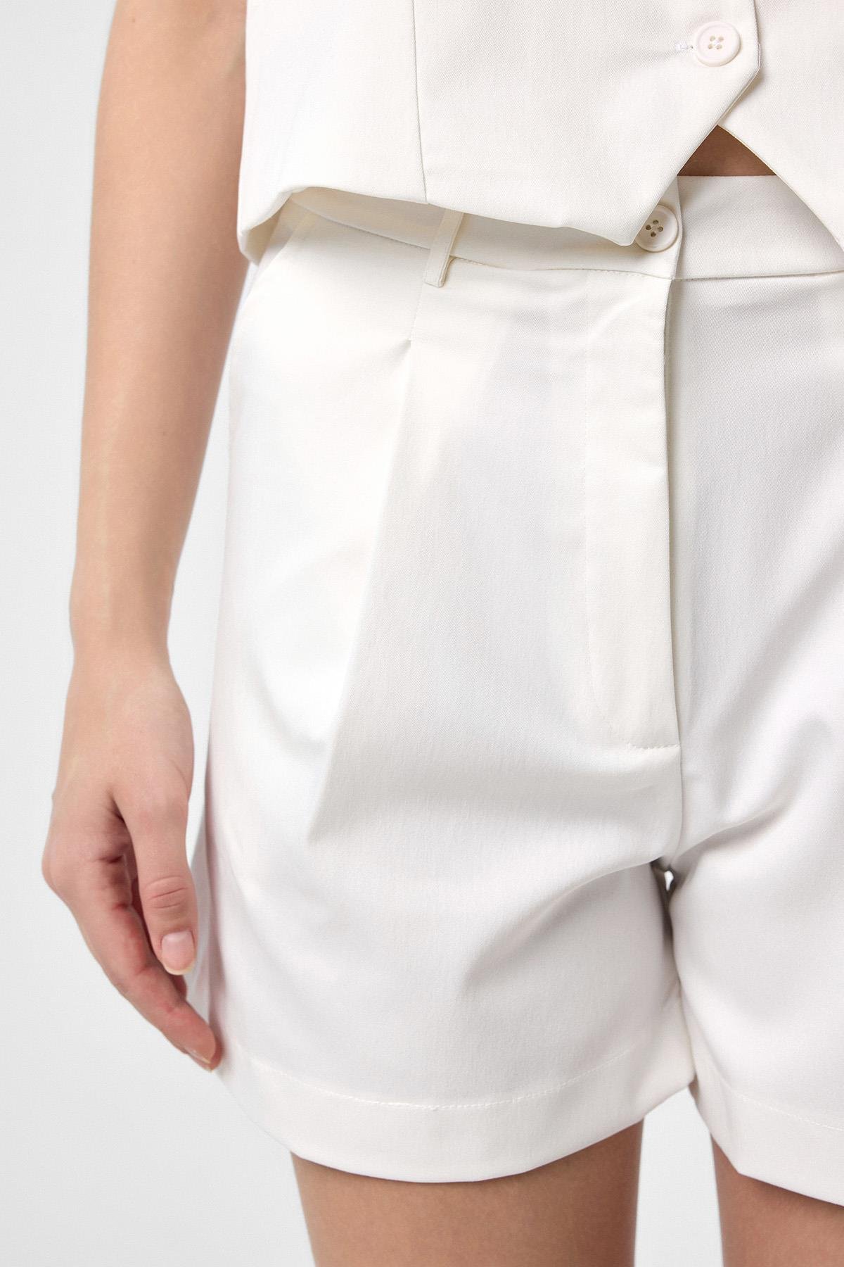 Antioch Ekru Yelek-Şort Kadın Takım