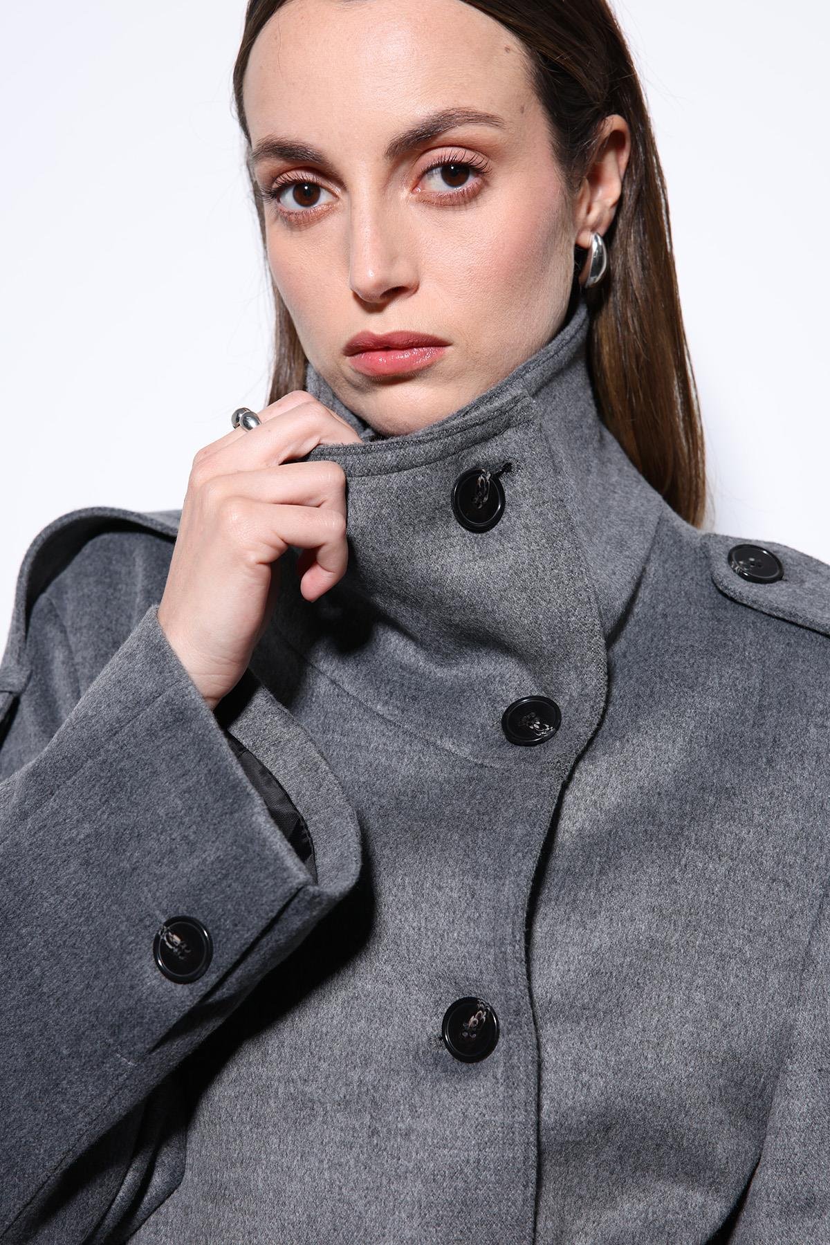 Antioch Gri Dik Yaka Kruvaze Kadın Kaban