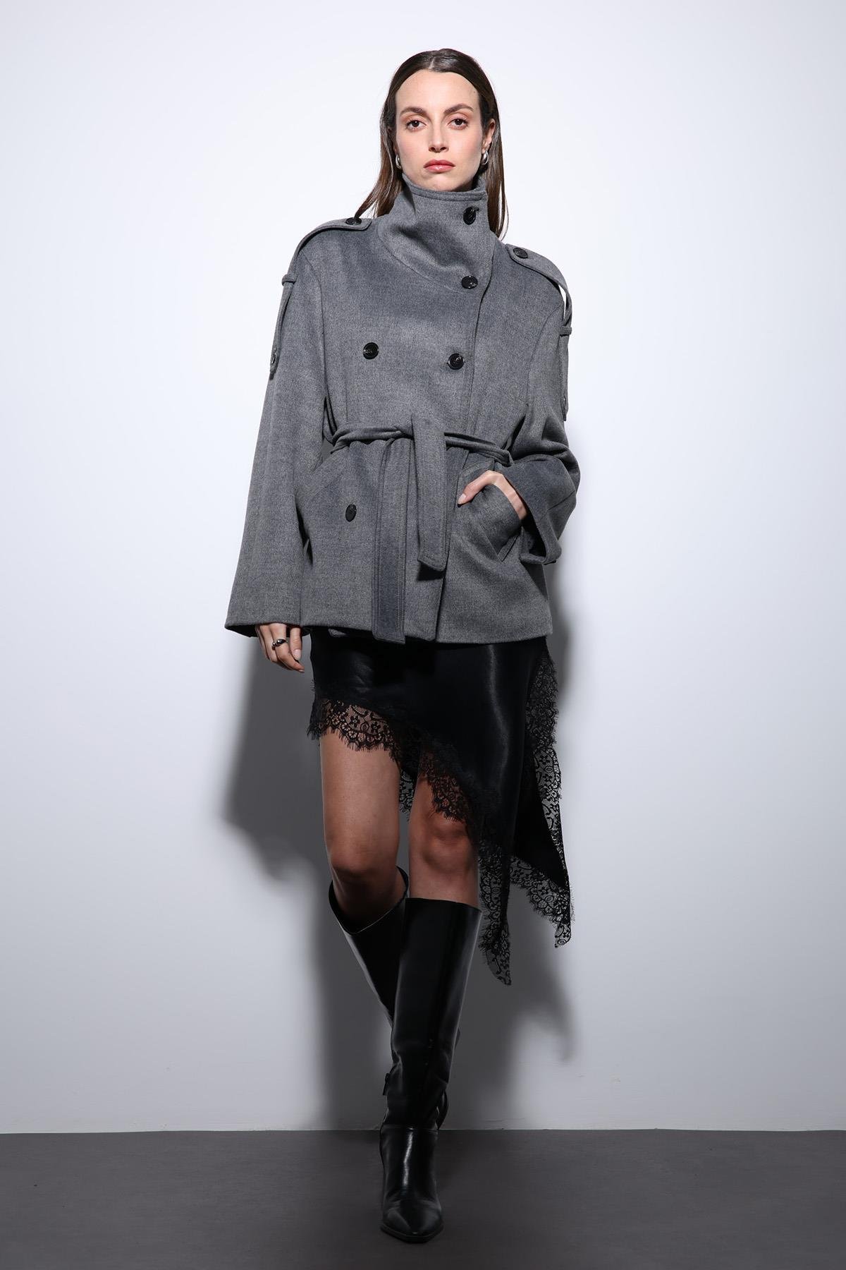 Antioch Gri Dik Yaka Kruvaze Kadın Kaban